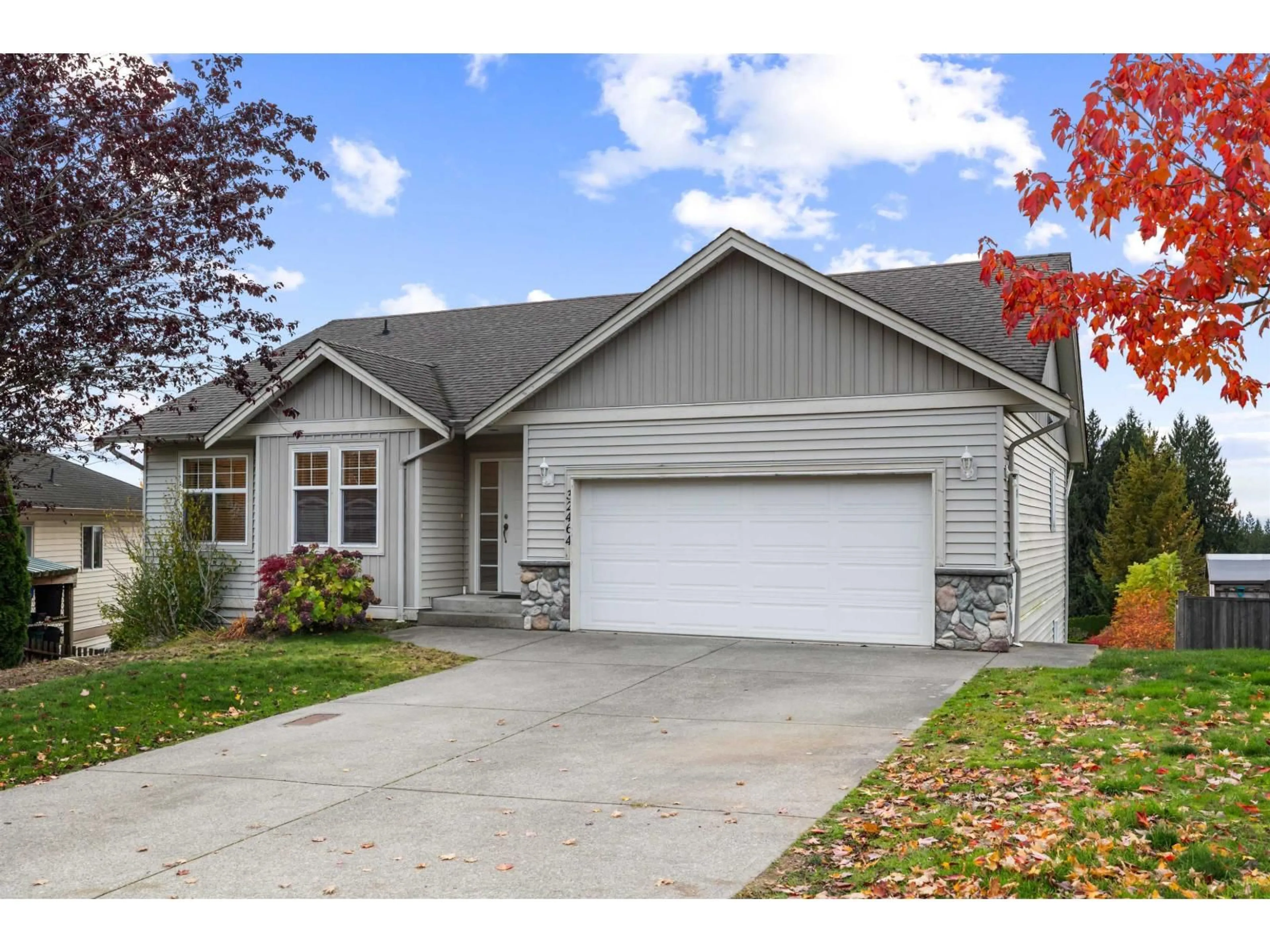 Home with vinyl exterior material, street for 32464 BOBCAT DRIVE EAST, Mission British Columbia V2V7P7