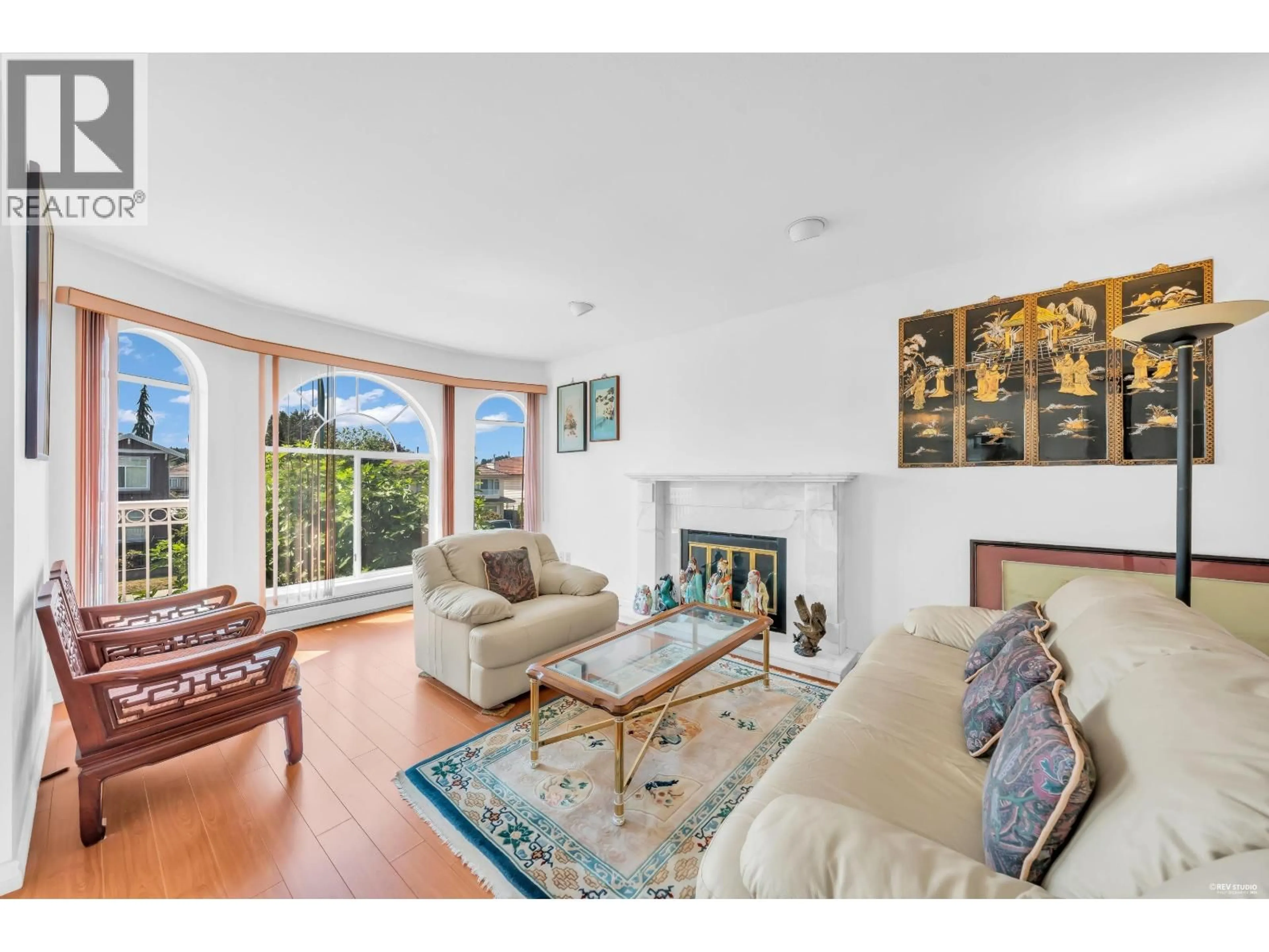Living room with furniture, unknown for 3957 SPRUCE STREET, Burnaby British Columbia V5G1Y2