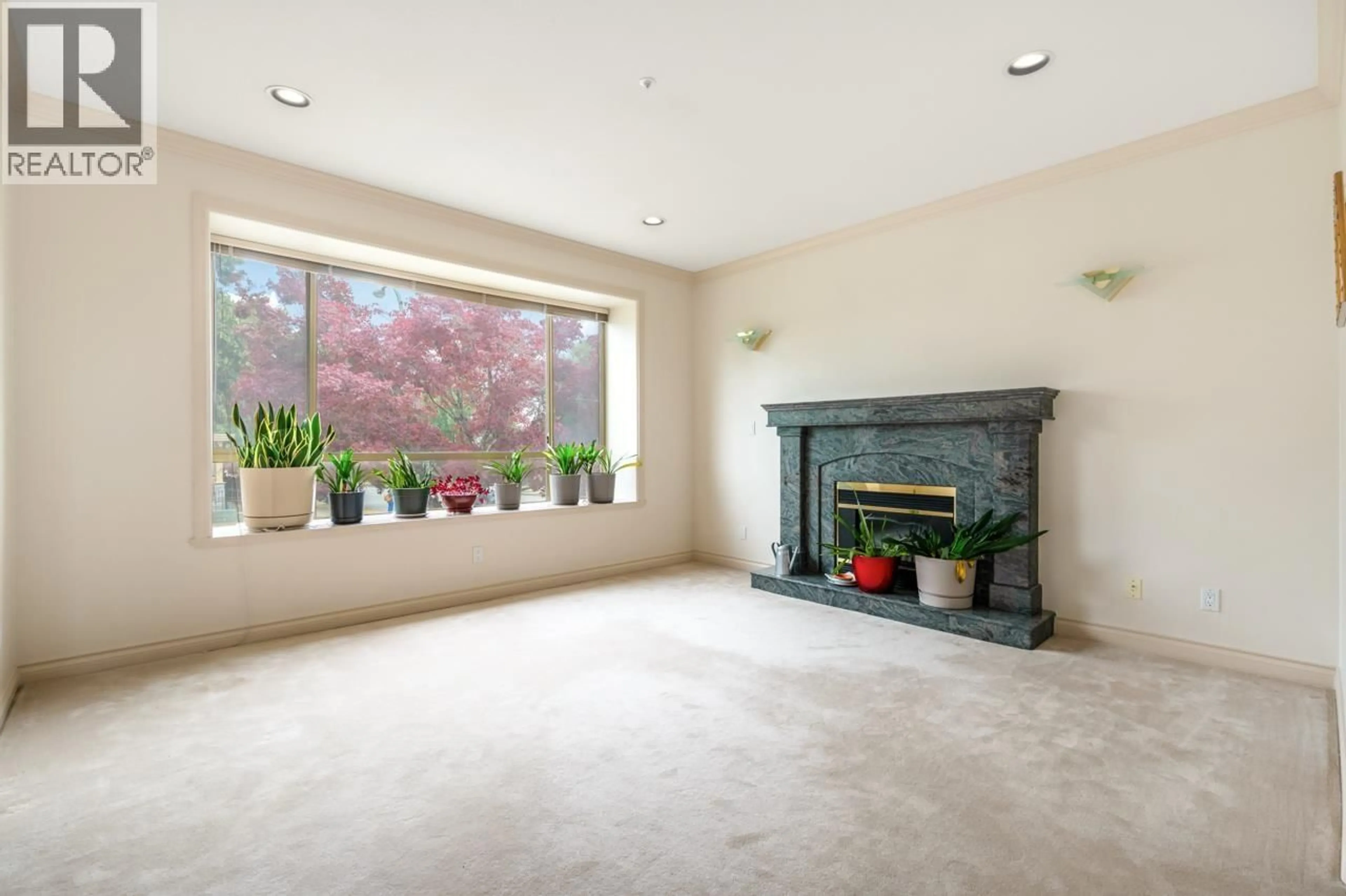 Living room with furniture, unknown for 6520 DOMAN STREET, Vancouver British Columbia V5S3H4
