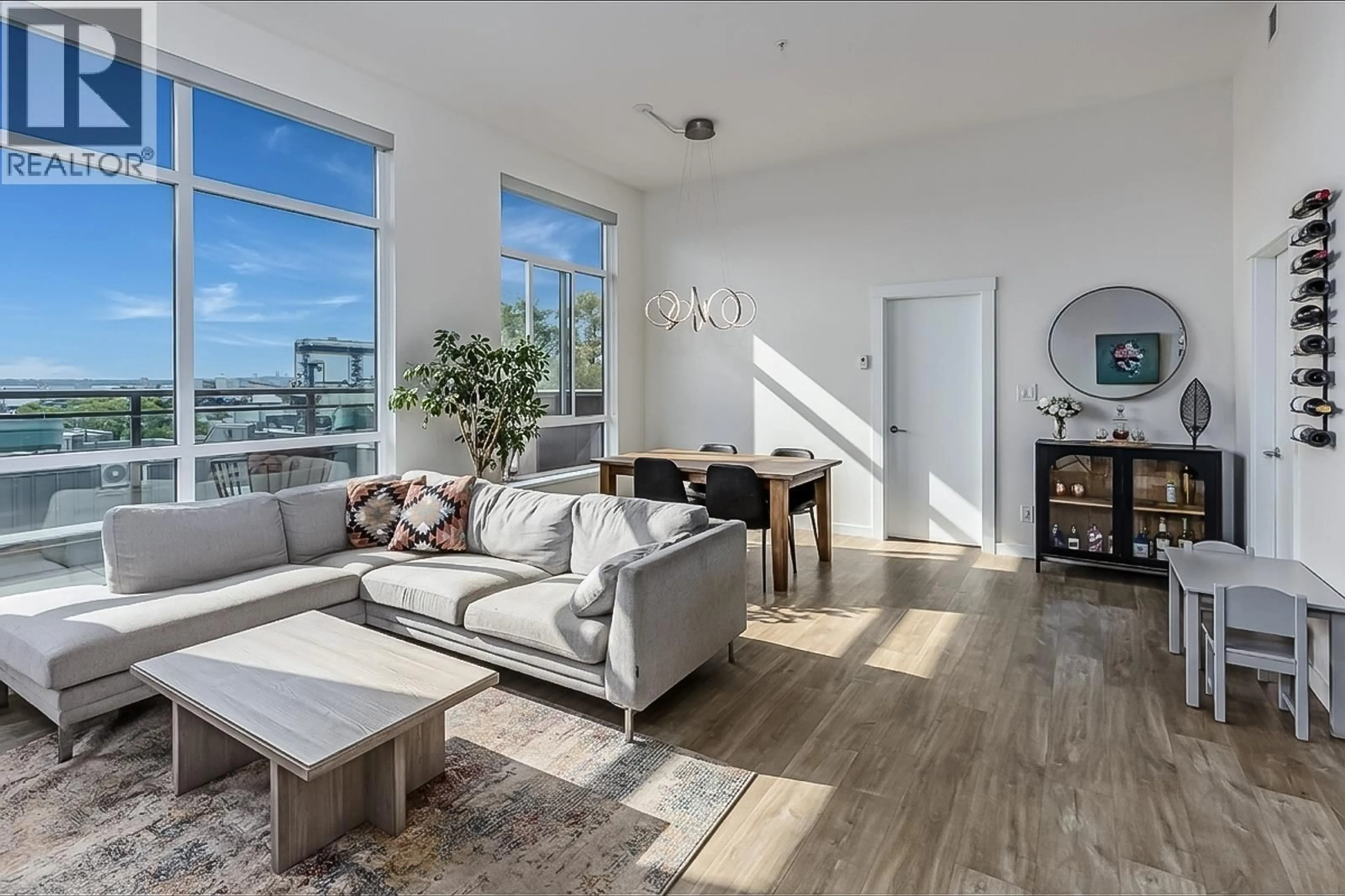 Living room with furniture, unknown for 403 - 615 3RD STREET, North Vancouver British Columbia V7L0G3