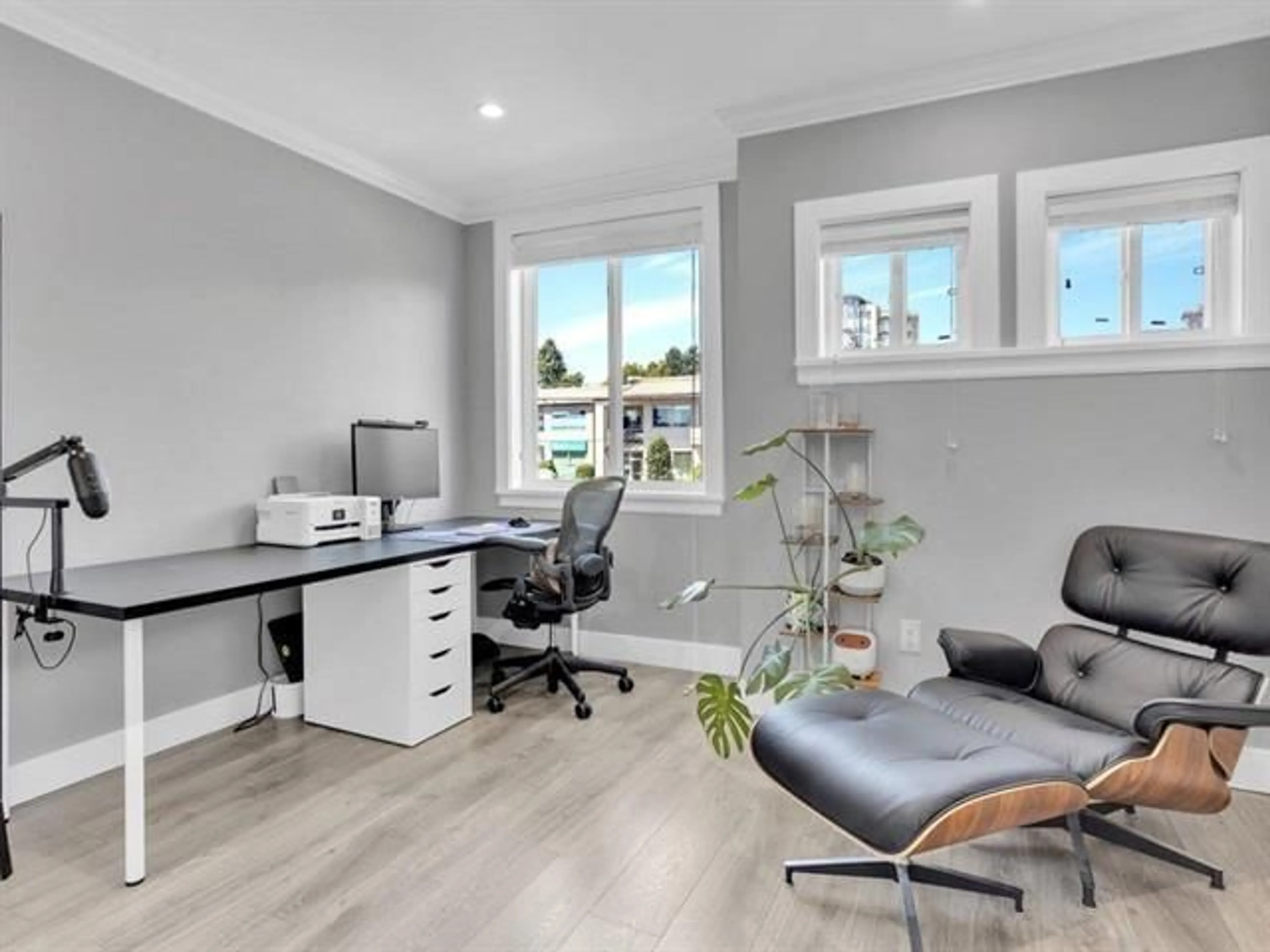 A pic of a room for 15456 RUSSELL AVENUE, White Rock British Columbia V4B2R3