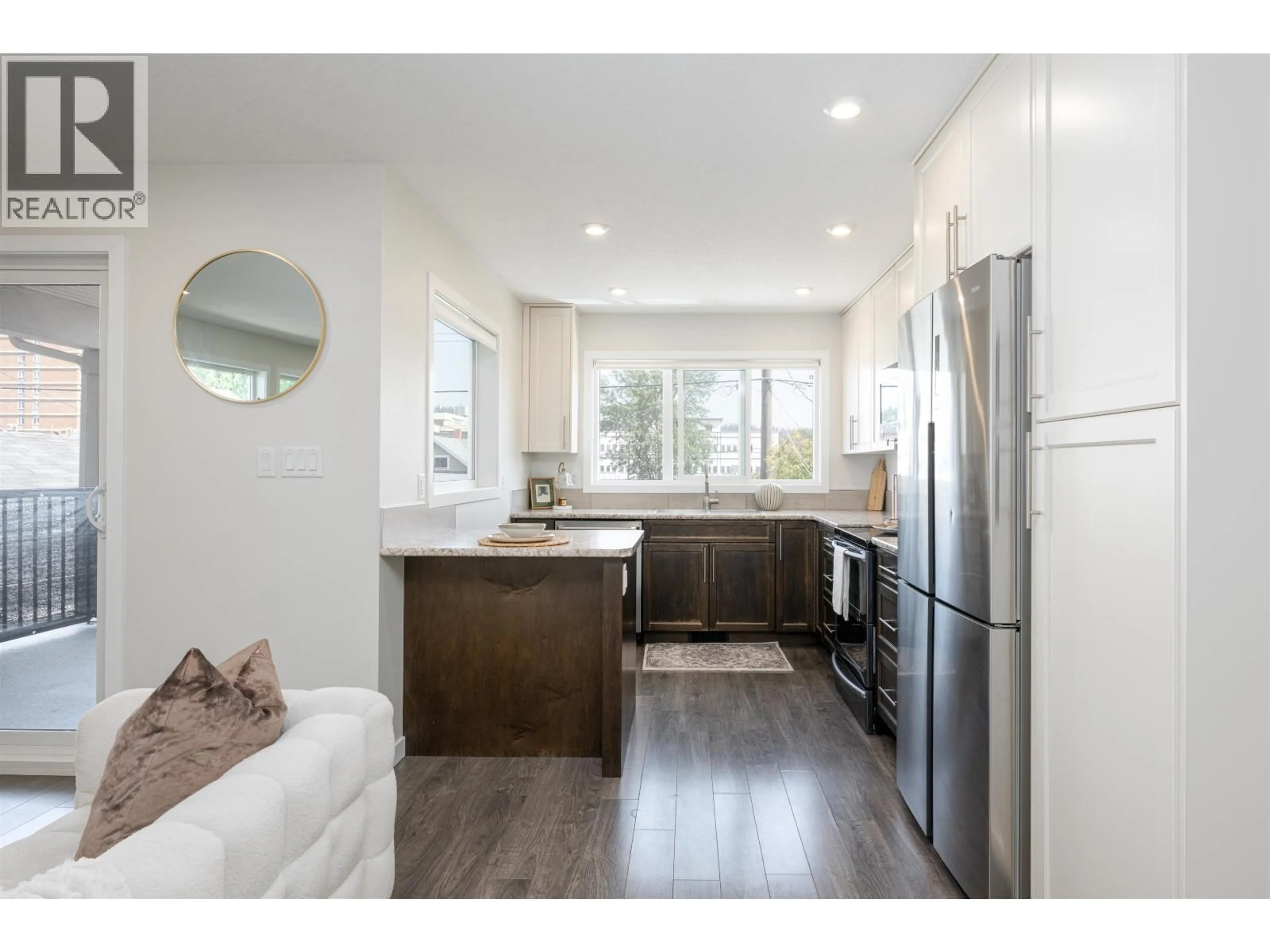 Open concept kitchen, unknown for 1740 5TH AVENUE, Prince George British Columbia V2L3M3