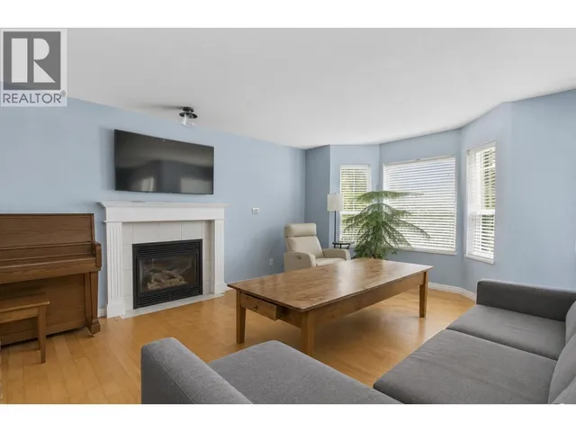 1827 MAMQUAM ROAD, Squamish 2