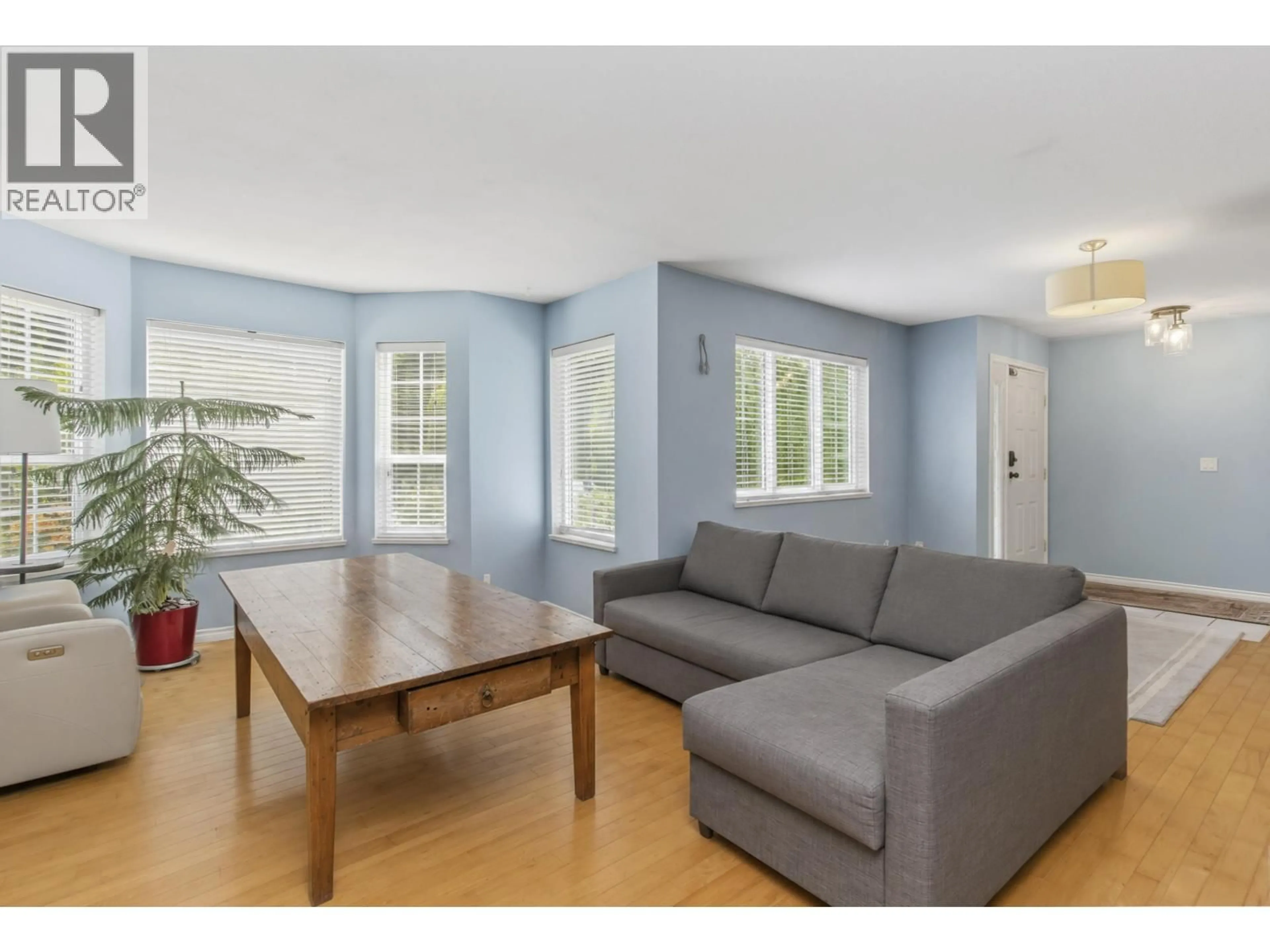 Living room with furniture, unknown for 1827 MAMQUAM ROAD, Squamish British Columbia V0N1T0
