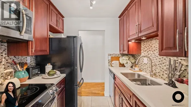 608 - 555 28TH STREET, North Vancouver 3