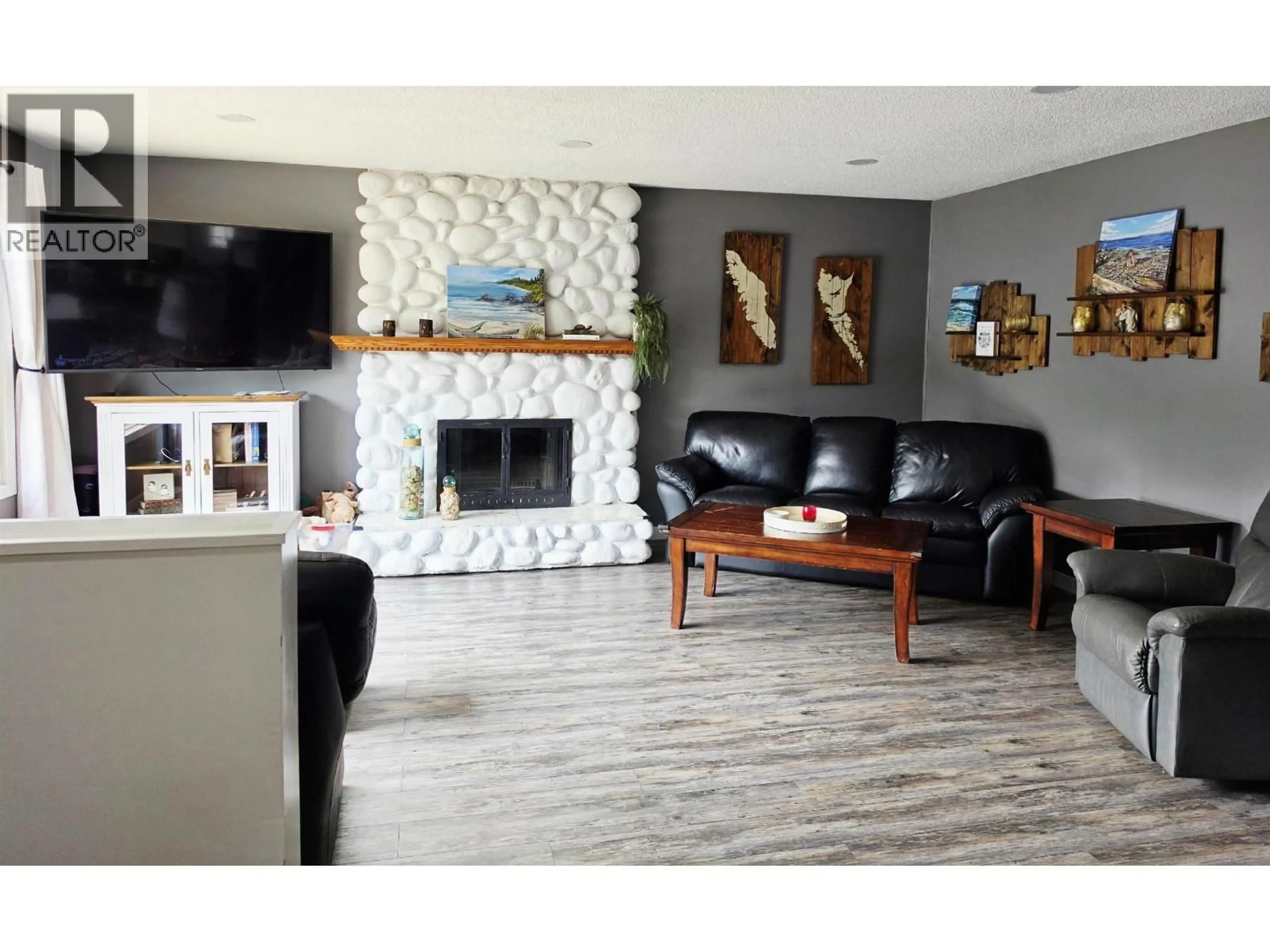 Living room with furniture, unknown for 2484 LISGAR CRESCENT, Prince George British Columbia V2N1C5