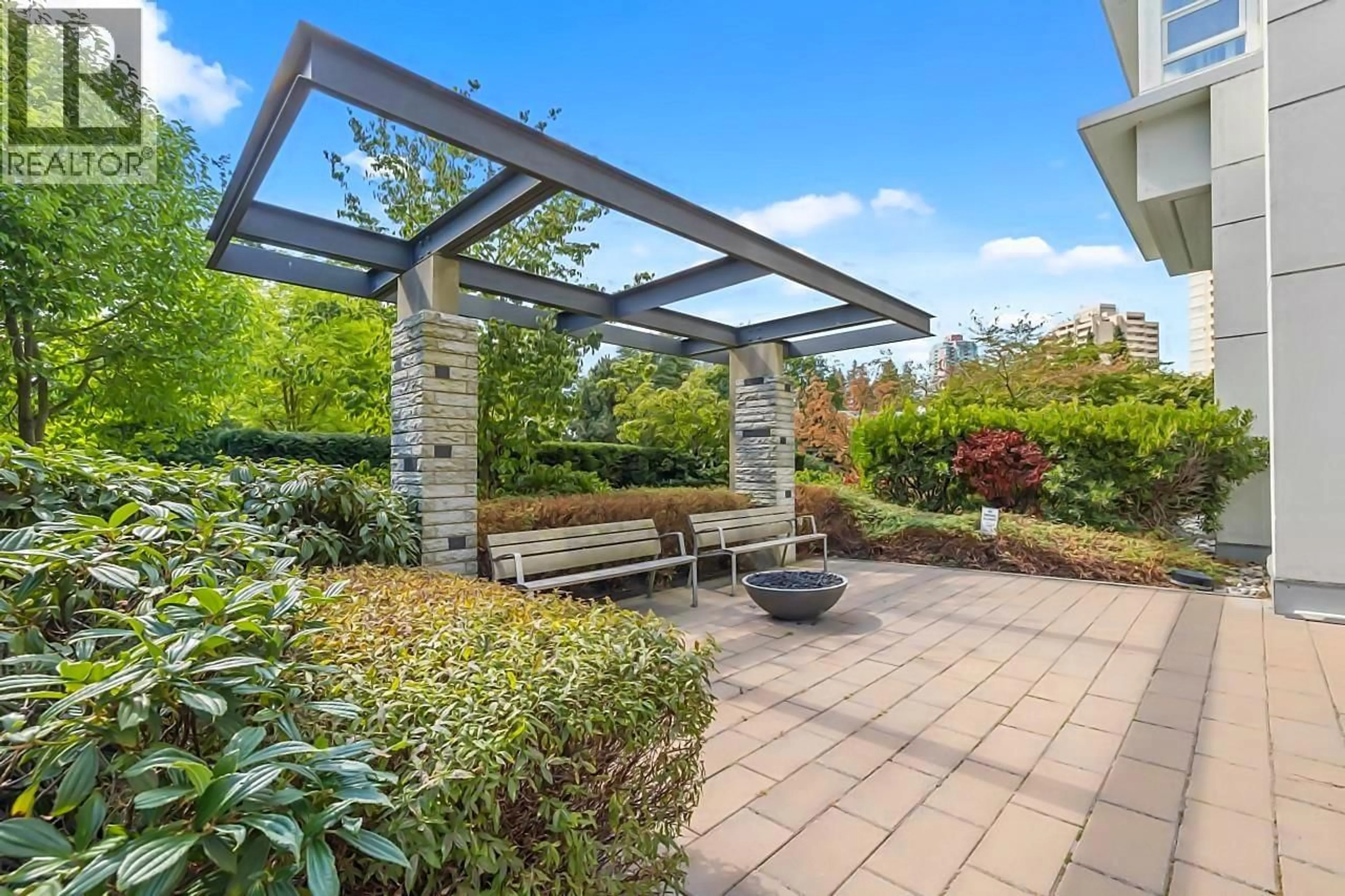 Patio, unknown for 2201 - 4880 BENNETT STREET, Burnaby British Columbia V5H0C1