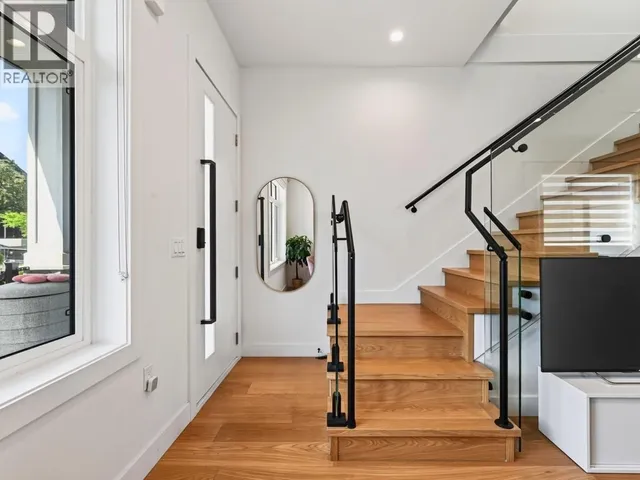 2977 42ND AVENUE, Vancouver 5