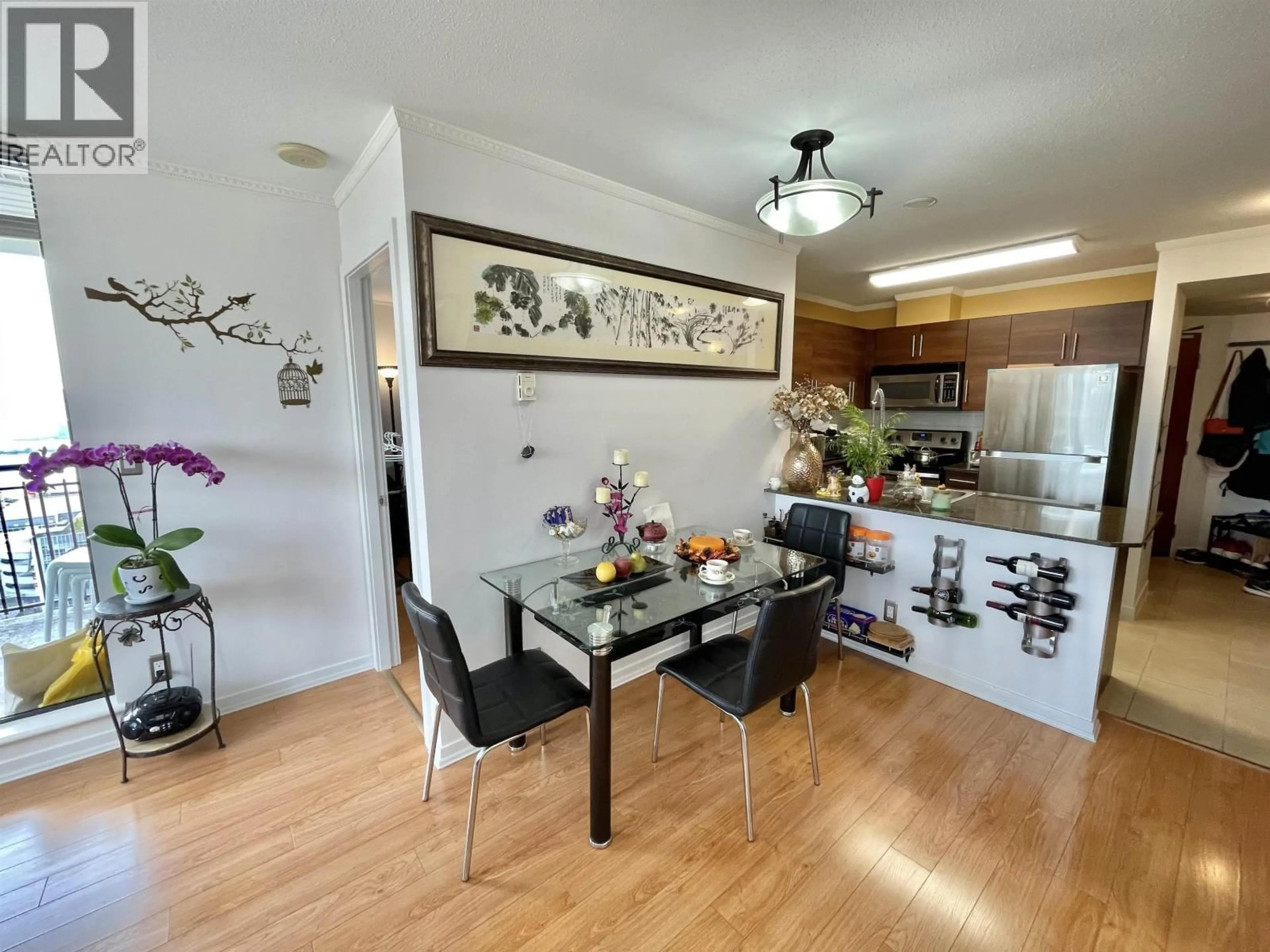 Dining room, wood/laminate floor for 1105 - 813 AGNES STREET, New Westminster British Columbia V3M0A9