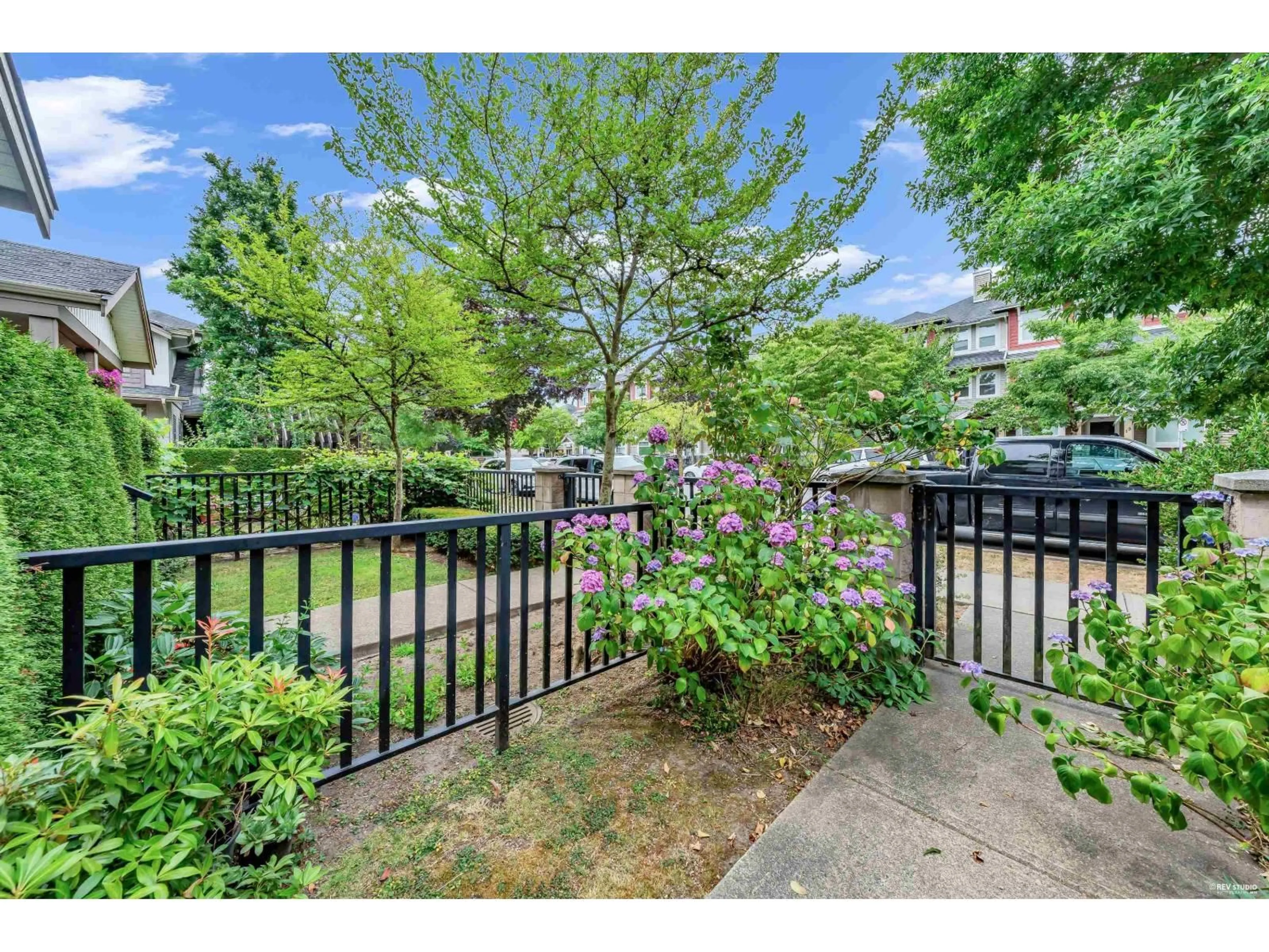 Patio, street for 11 - 15933 86A AVENUE, Surrey British Columbia V4N5W2