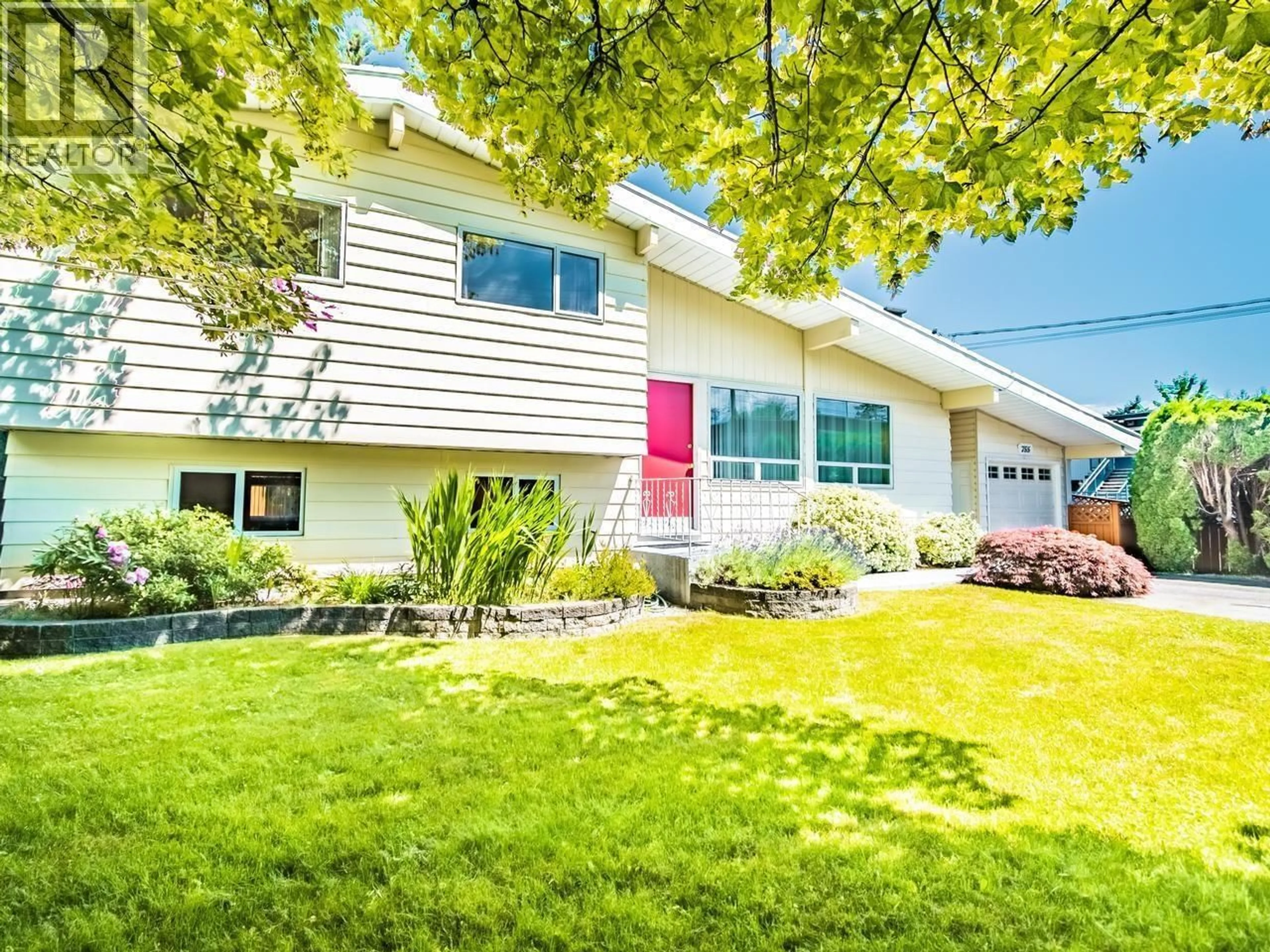 Home with vinyl exterior material, street for 755 EGMONT AVENUE, Coquitlam British Columbia V3J4J7