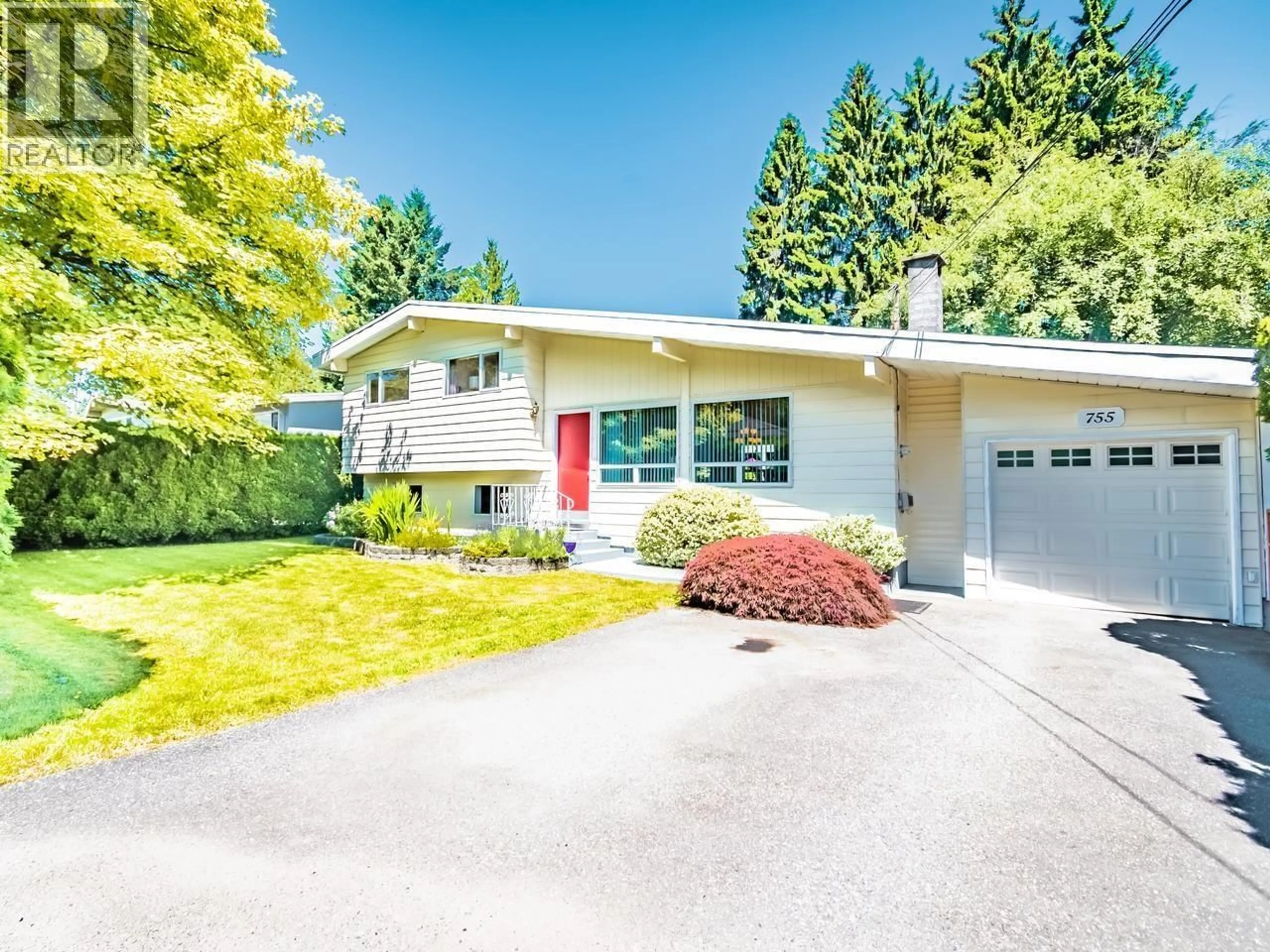 Home with vinyl exterior material, street for 755 EGMONT AVENUE, Coquitlam British Columbia V3J4J7