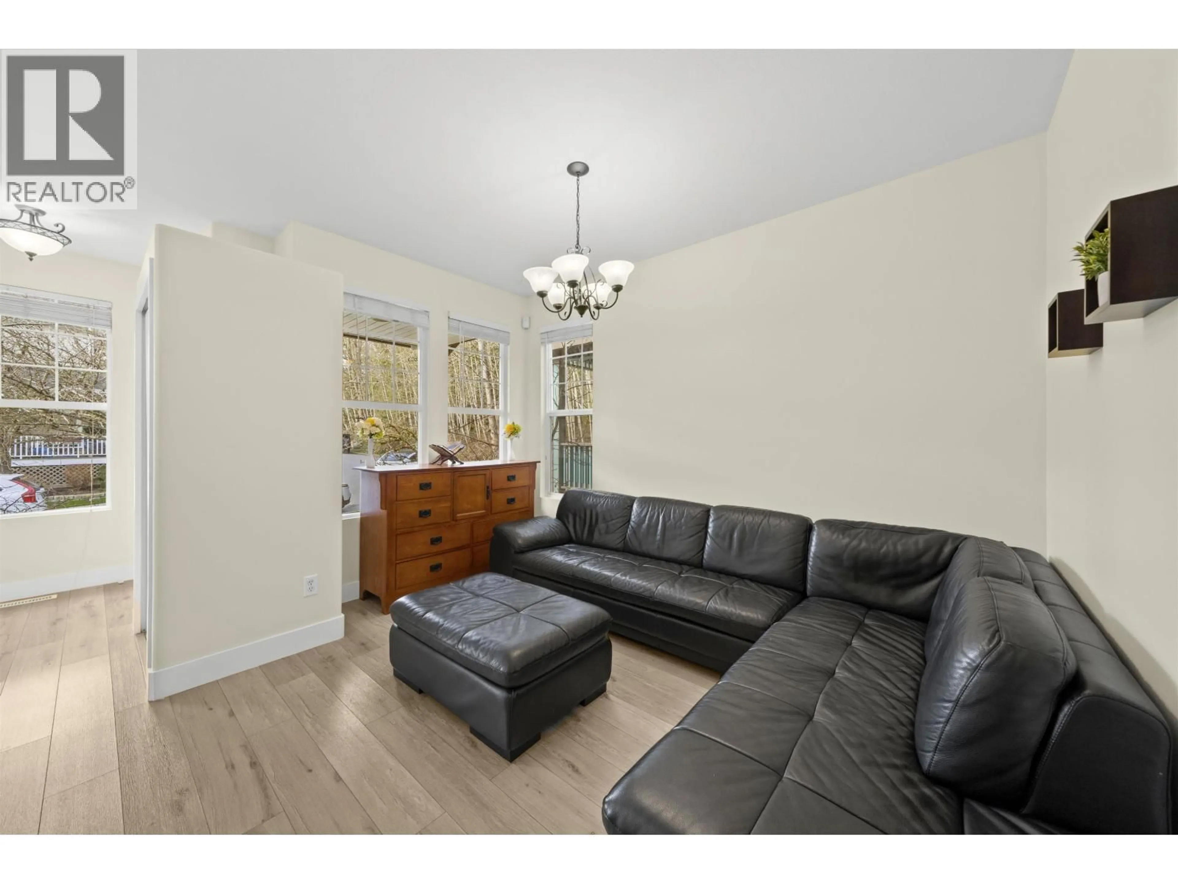 Living room with furniture, wood/laminate floor for 10292 242B STREET, Maple Ridge British Columbia V2W1Y1