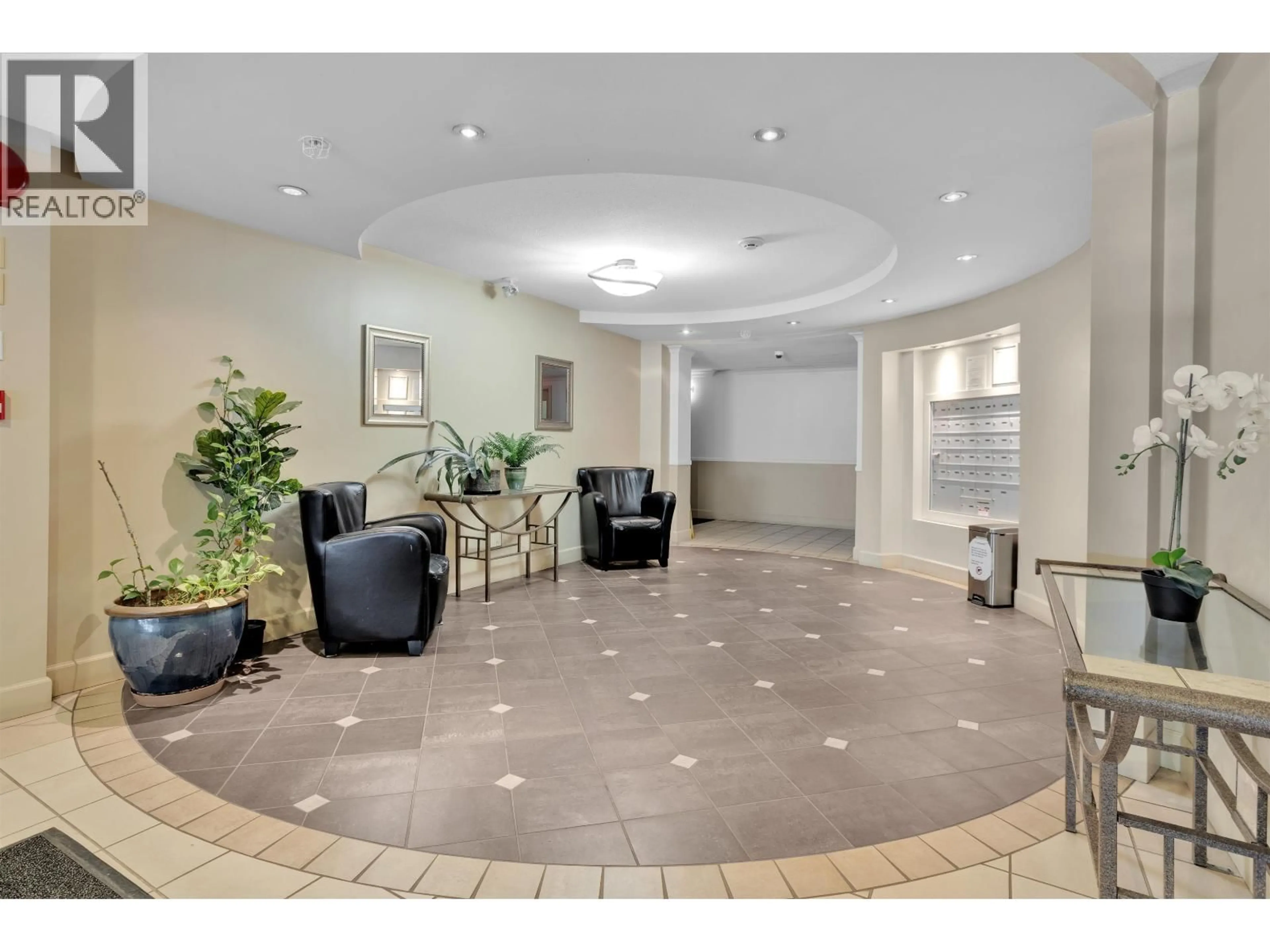 Lobby for 406 - 2226 12TH AVENUE, Vancouver British Columbia V6K2N5