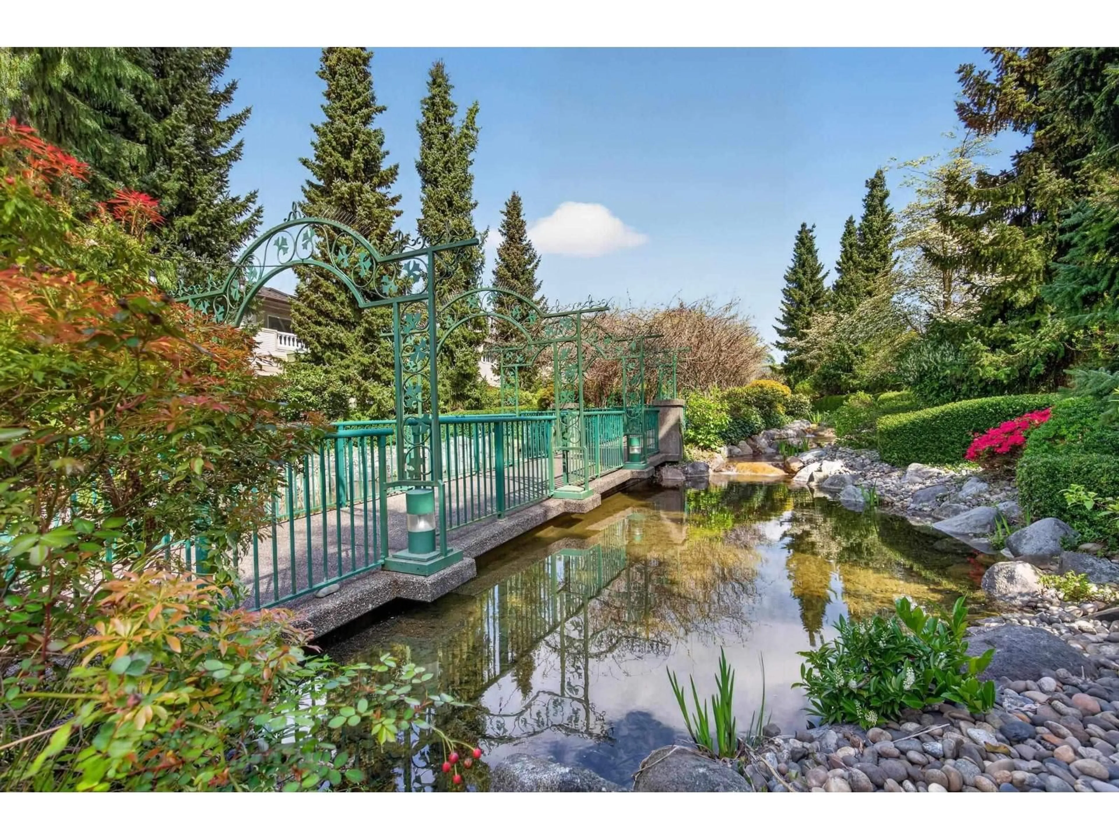 Unknown for 235 - 13888 70 AVENUE, Surrey British Columbia V3W0R8