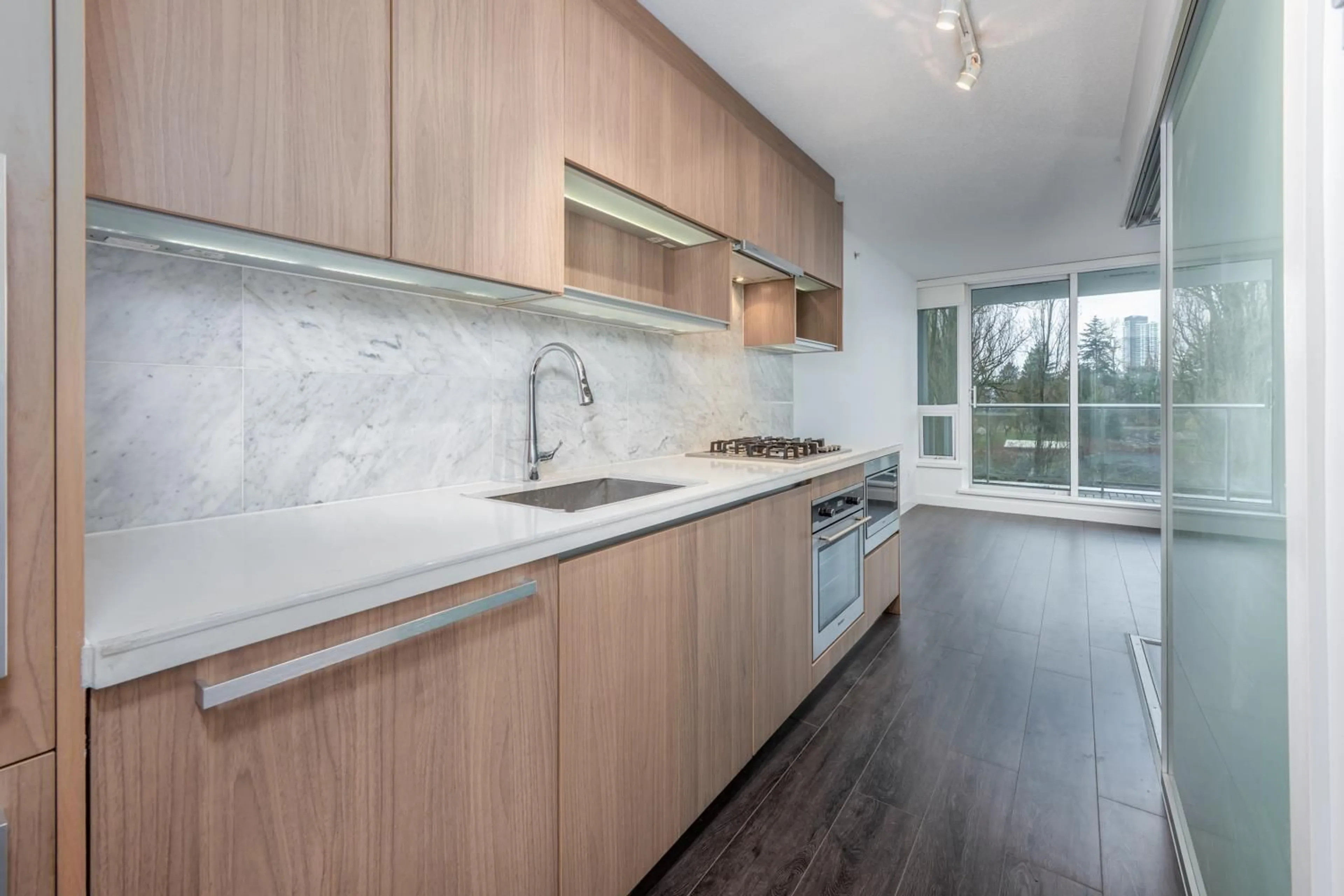 Open concept kitchen, unknown for 310 - 13696 100 AVENUE, Surrey British Columbia V3T0L5