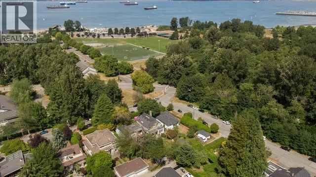 1825 DISCOVERY STREET, Vancouver 2