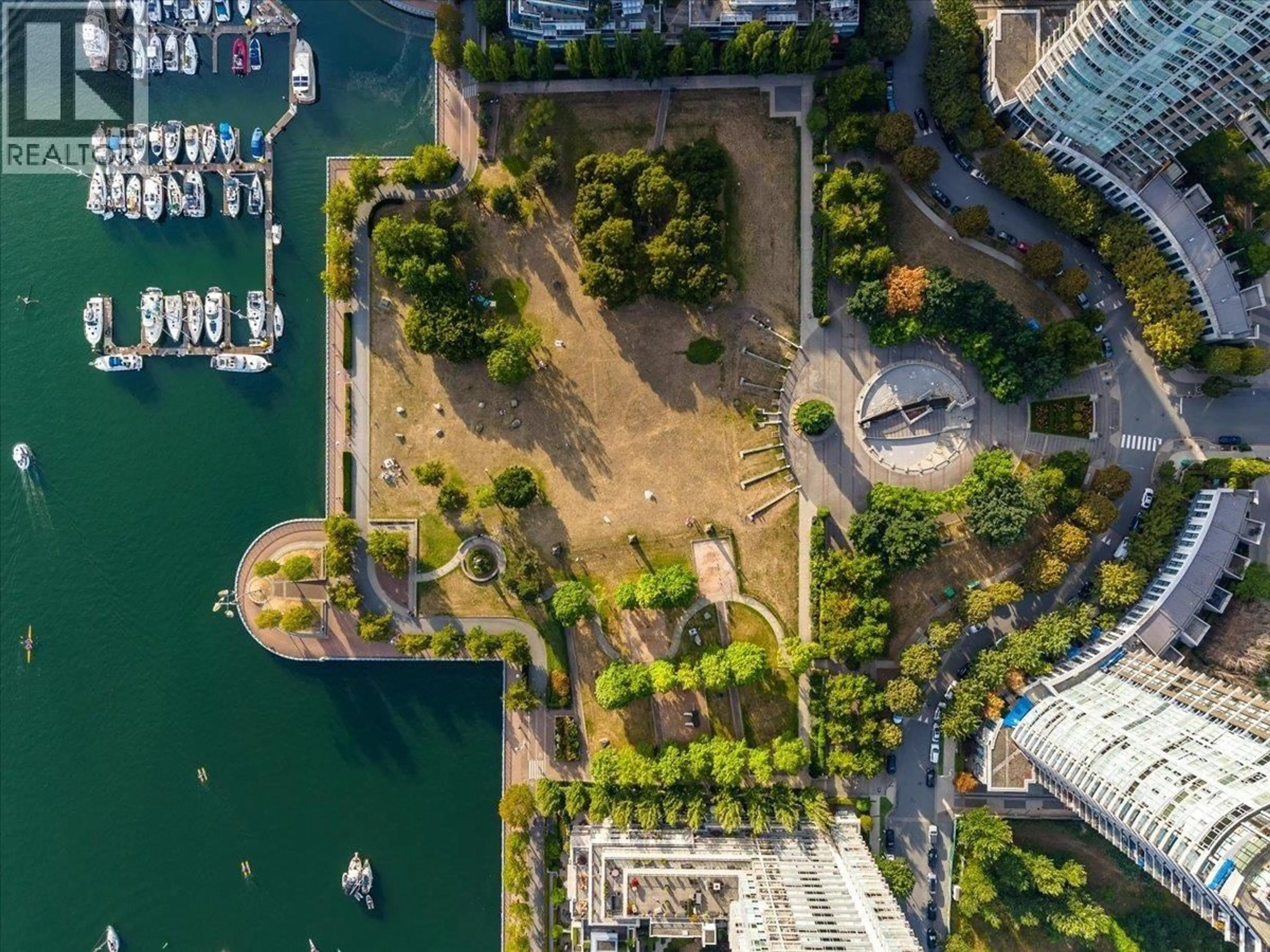 A pic from outside/outdoor area/front of a property/back of a property/a pic from drone, unknown for 608 - 1495 RICHARDS STREET, Vancouver British Columbia V6Z3E3