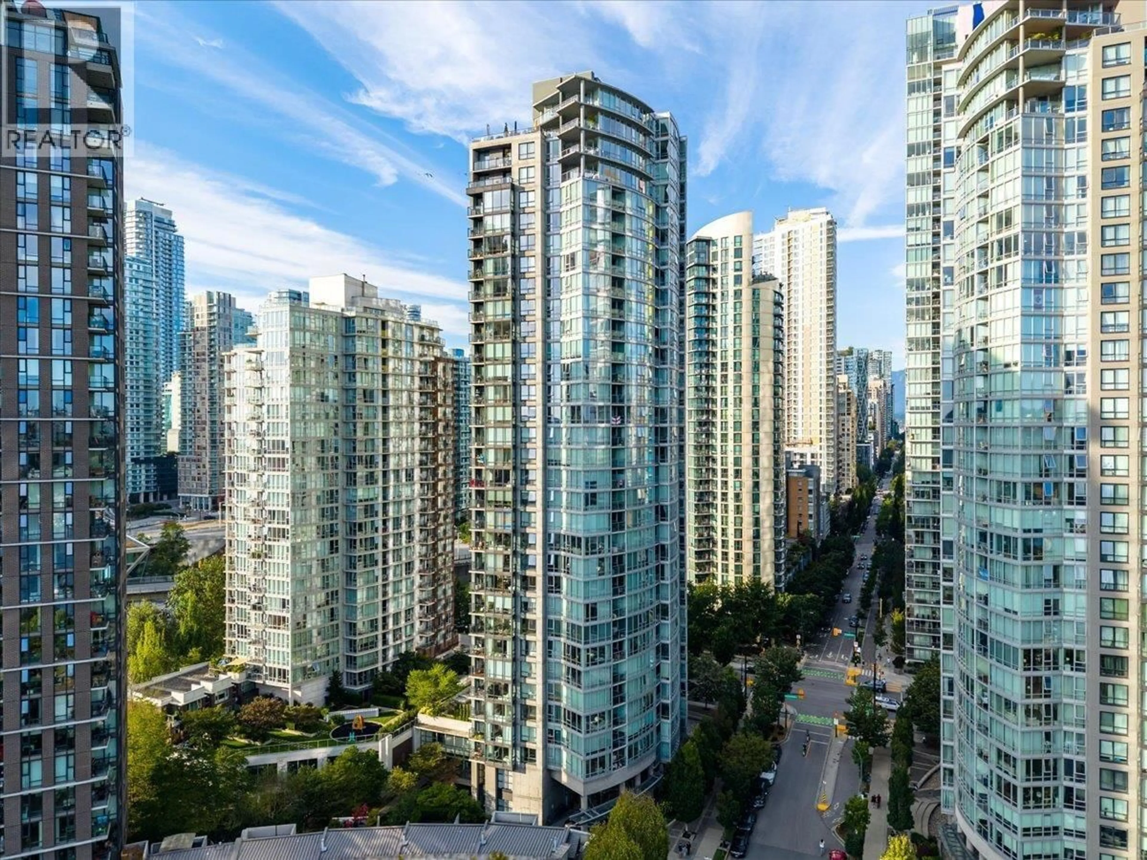 A pic from outside/outdoor area/front of a property/back of a property/a pic from drone, city buildings view from balcony for 608 - 1495 RICHARDS STREET, Vancouver British Columbia V6Z3E3