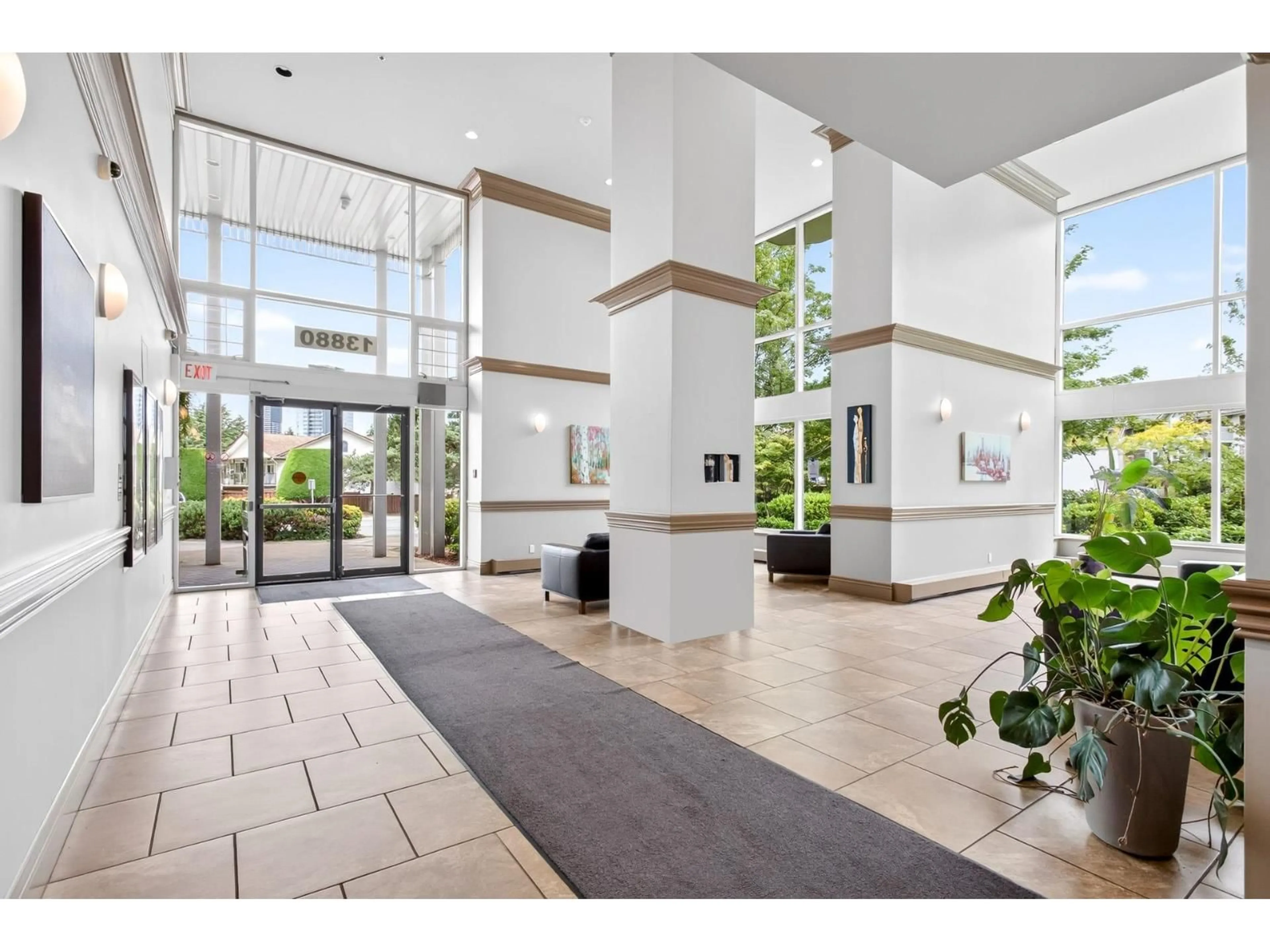 Indoor foyer for 1904 - 13880 101 AVENUE, Surrey British Columbia V3T5T1