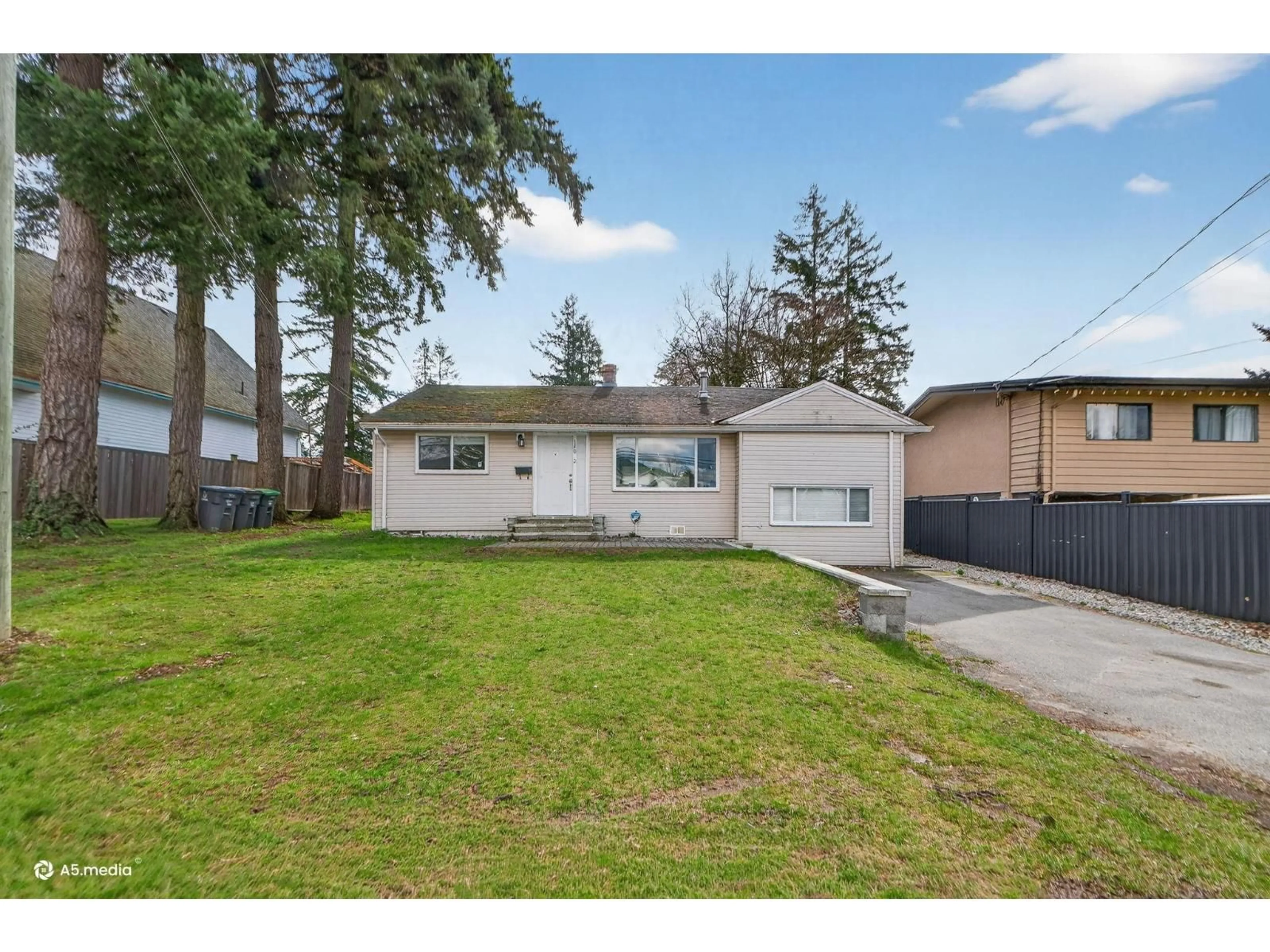 Unknown for 14032 GROSVENOR ROAD, Surrey British Columbia V3R5G5