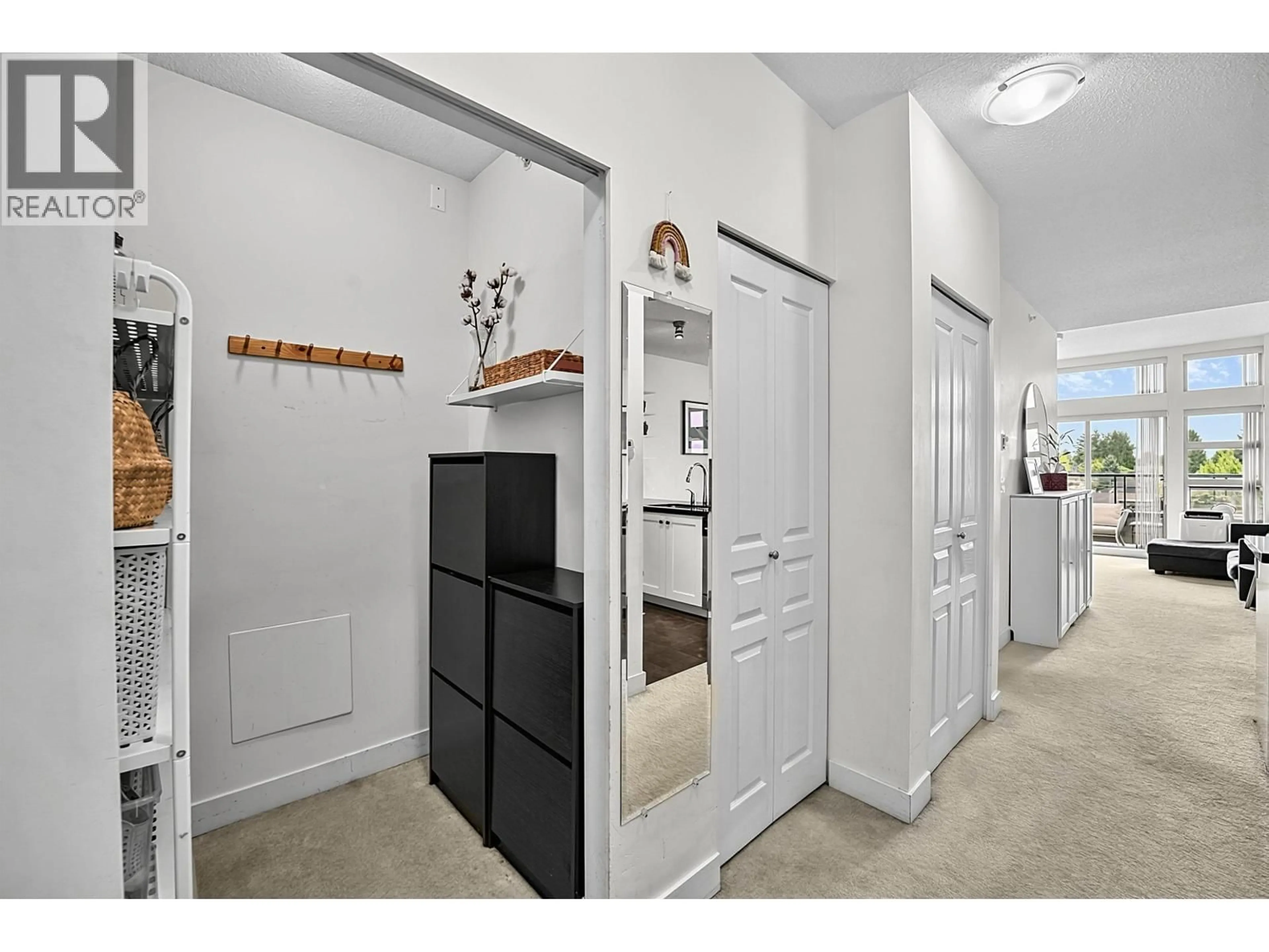 Indoor entryway for 417 - 4550 FRASER STREET, Vancouver British Columbia V5V4G8