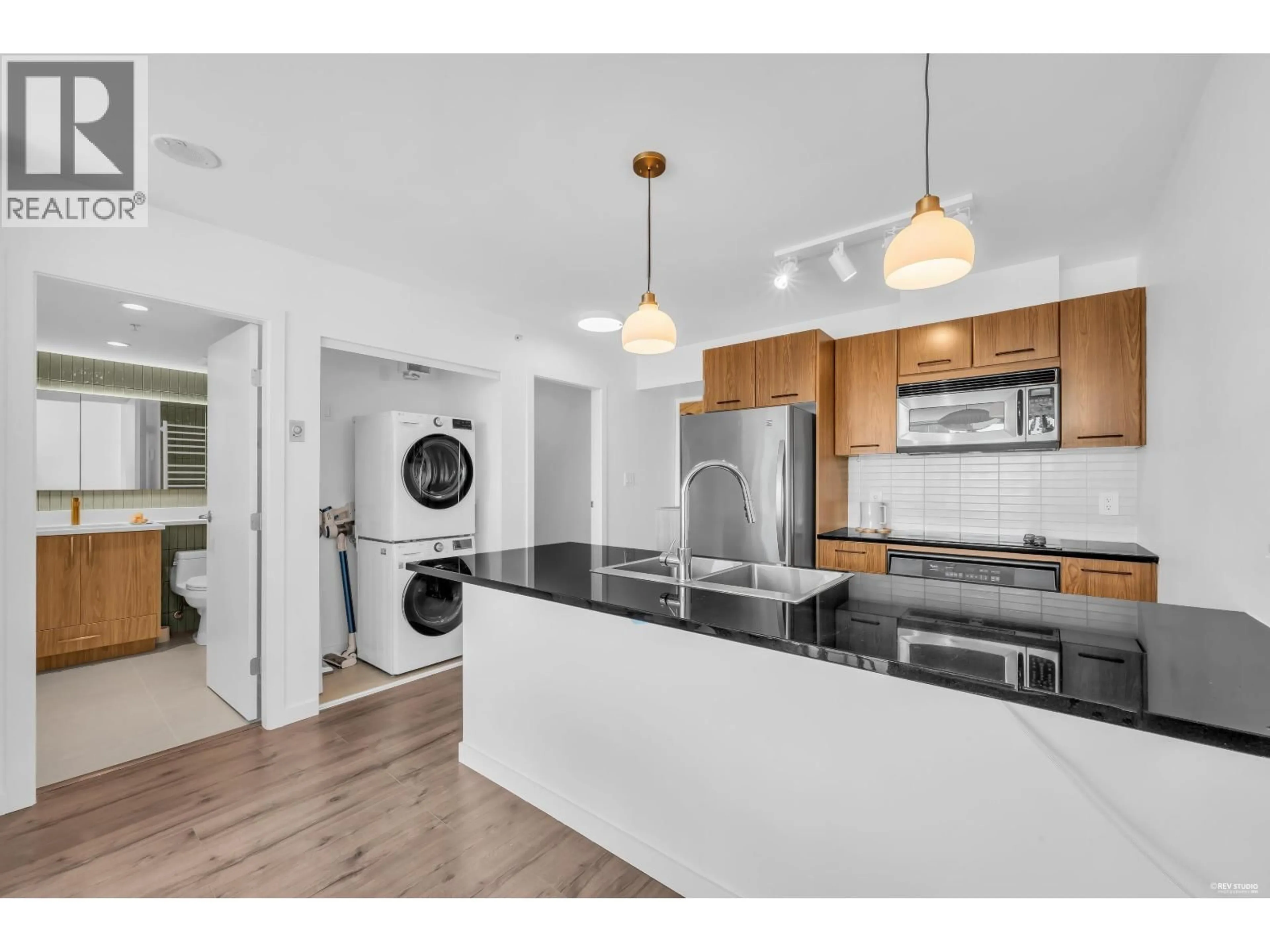 Open concept kitchen, unknown for 1705 - 1155 SEYMOUR STREET, Vancouver British Columbia V6B1K2