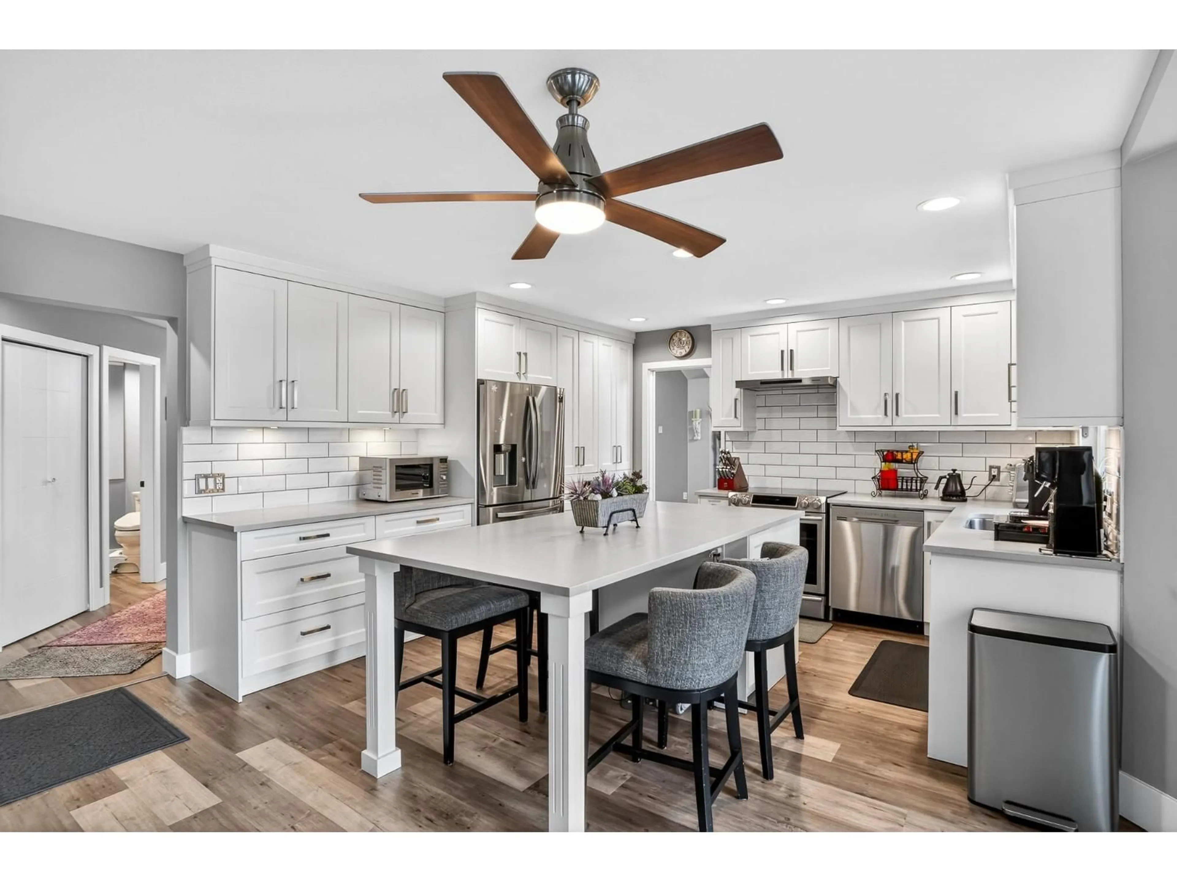 Open concept kitchen, unknown for 8277 153B STREET, Surrey British Columbia V3S8K6