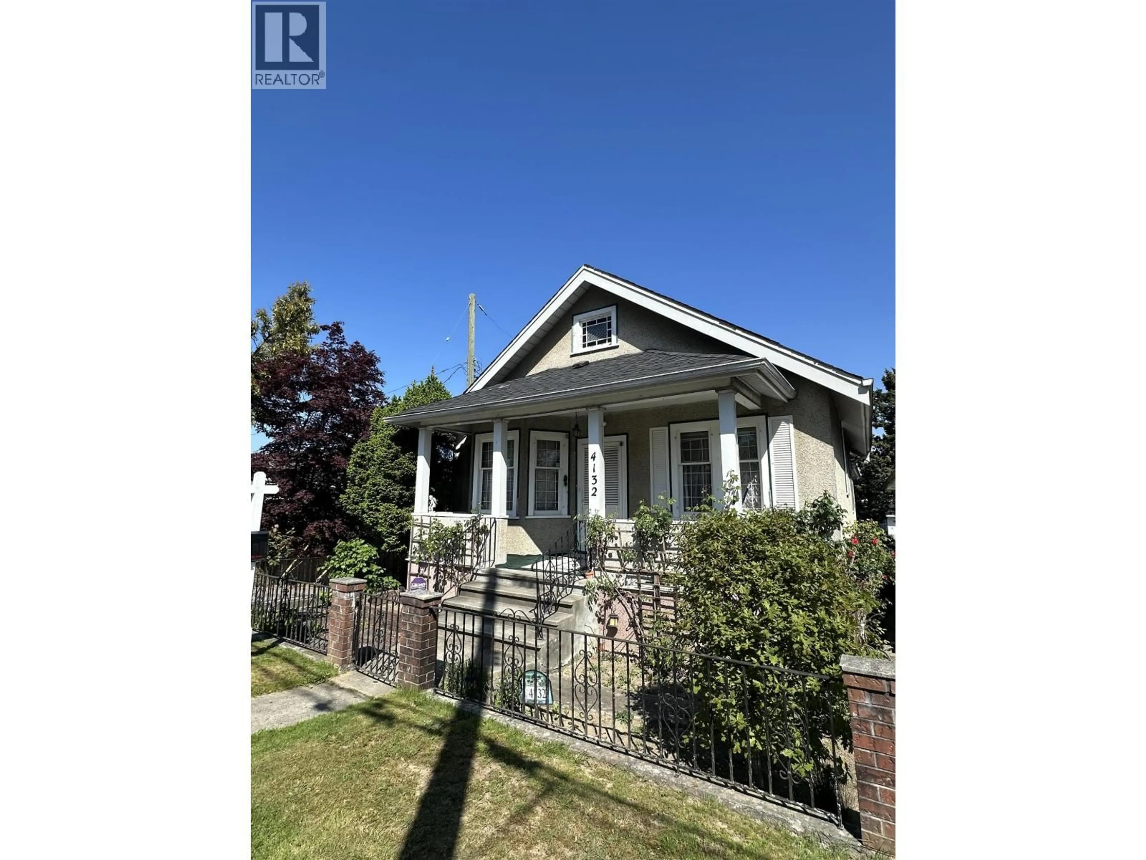 A pic from outside/outdoor area/front of a property/back of a property/a pic from drone, street for 4132 BALKAN STREET, Vancouver British Columbia V5V3Z2