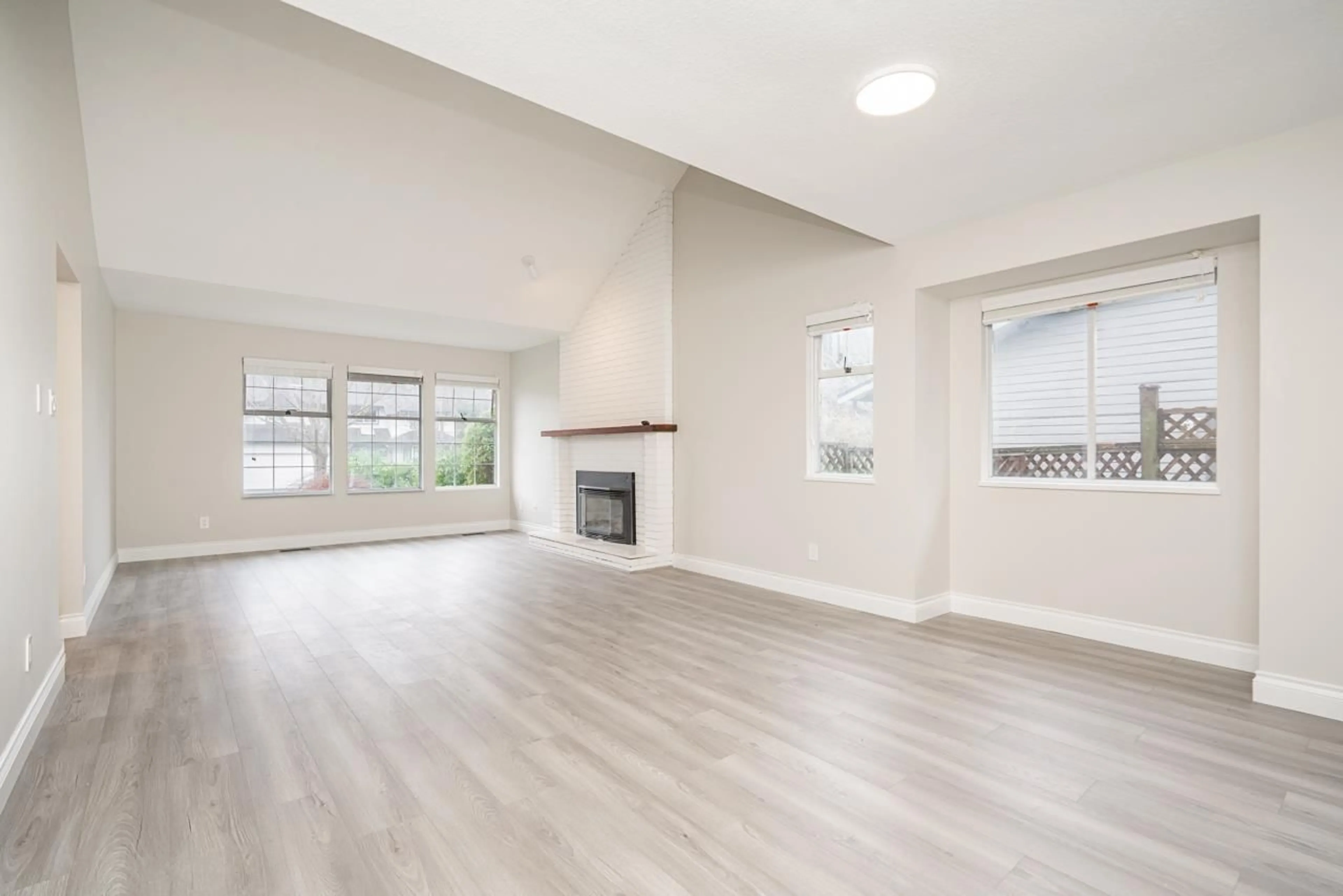 A pic of a room for 13015 SUMMERHILL CRESCENT, Surrey British Columbia V4A7T4