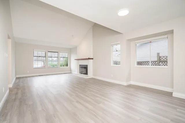 13015 SUMMERHILL CRESCENT, Surrey 4