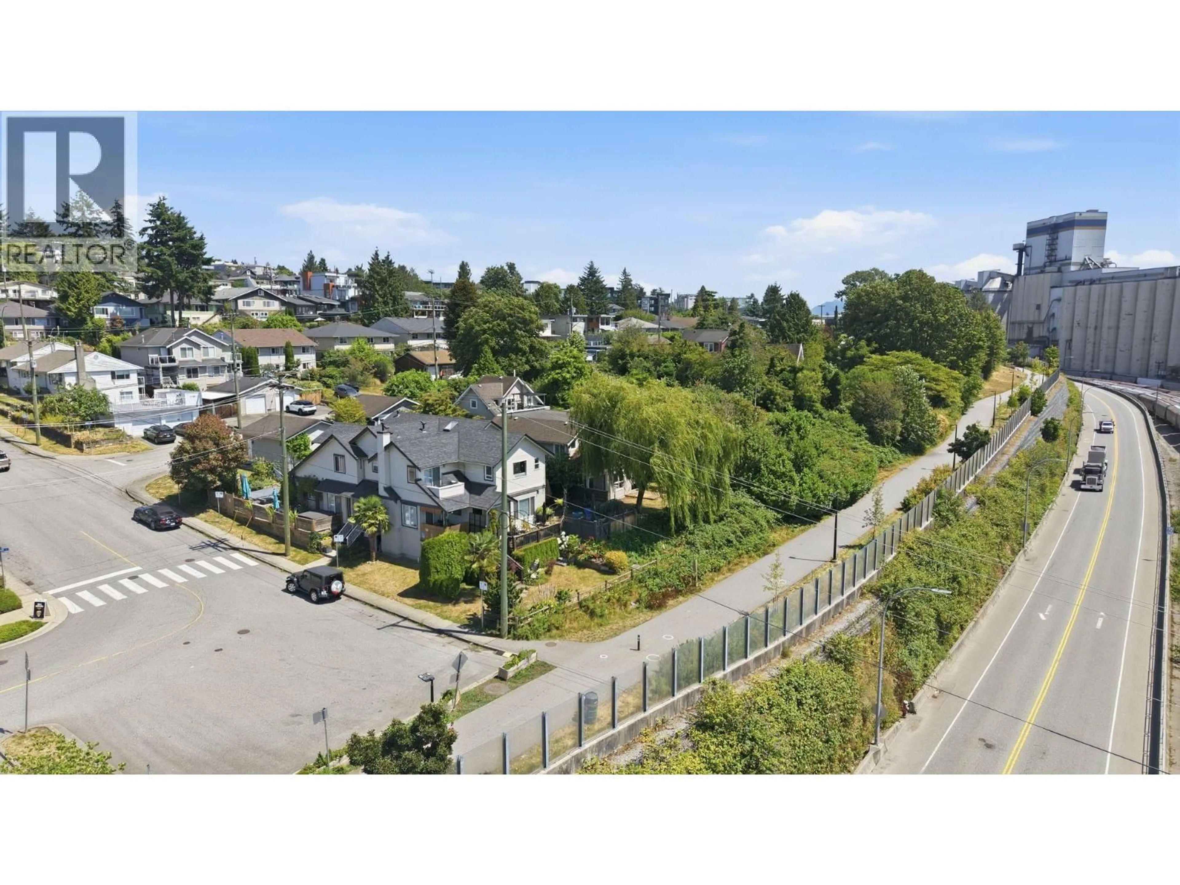 A pic from outside/outdoor area/front of a property/back of a property/a pic from drone, street for 46 ST. PATRICKS AVENUE, North Vancouver British Columbia V7L3N1