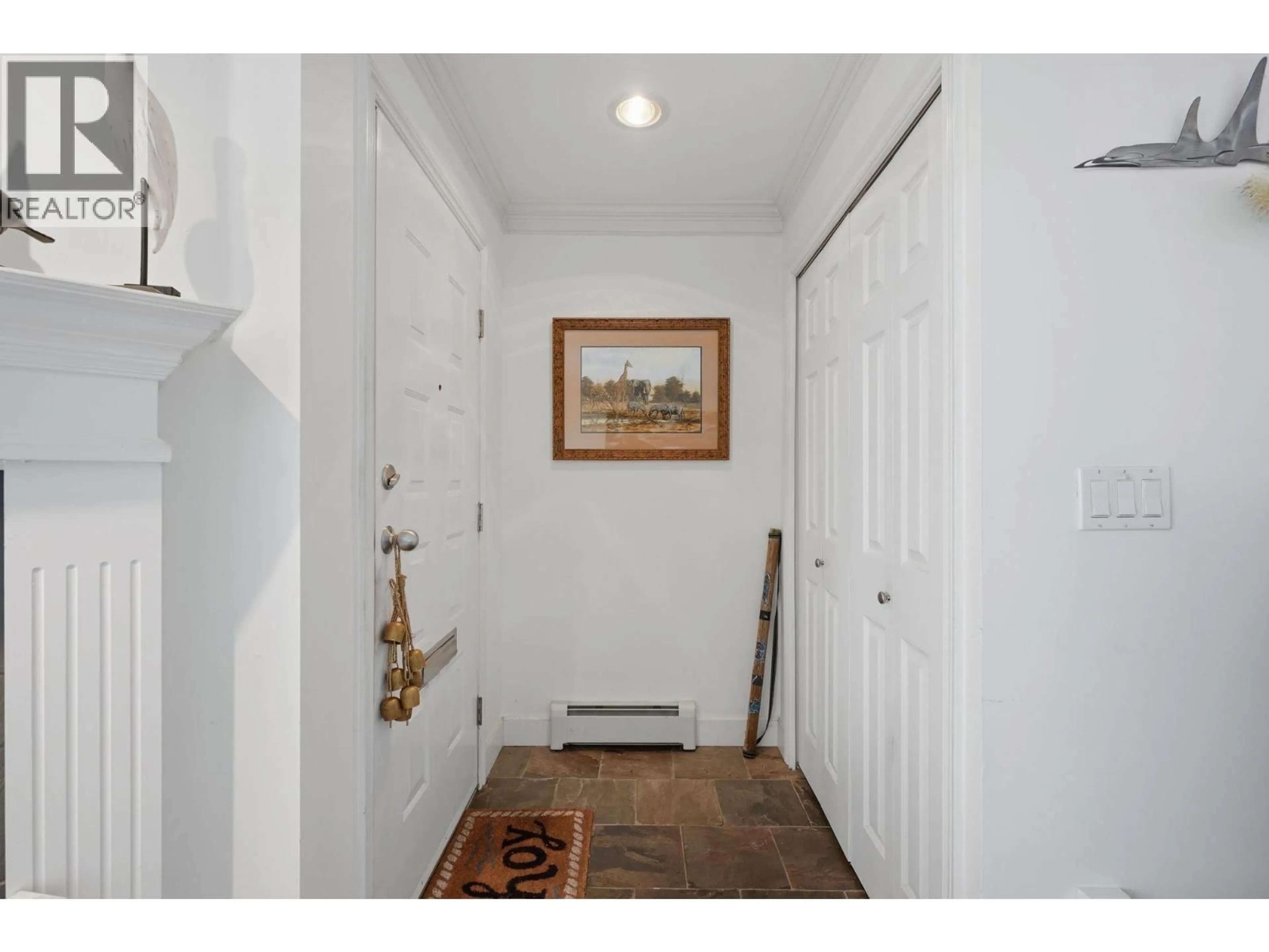 Indoor entryway for 46 ST. PATRICKS AVENUE, North Vancouver British Columbia V7L3N1