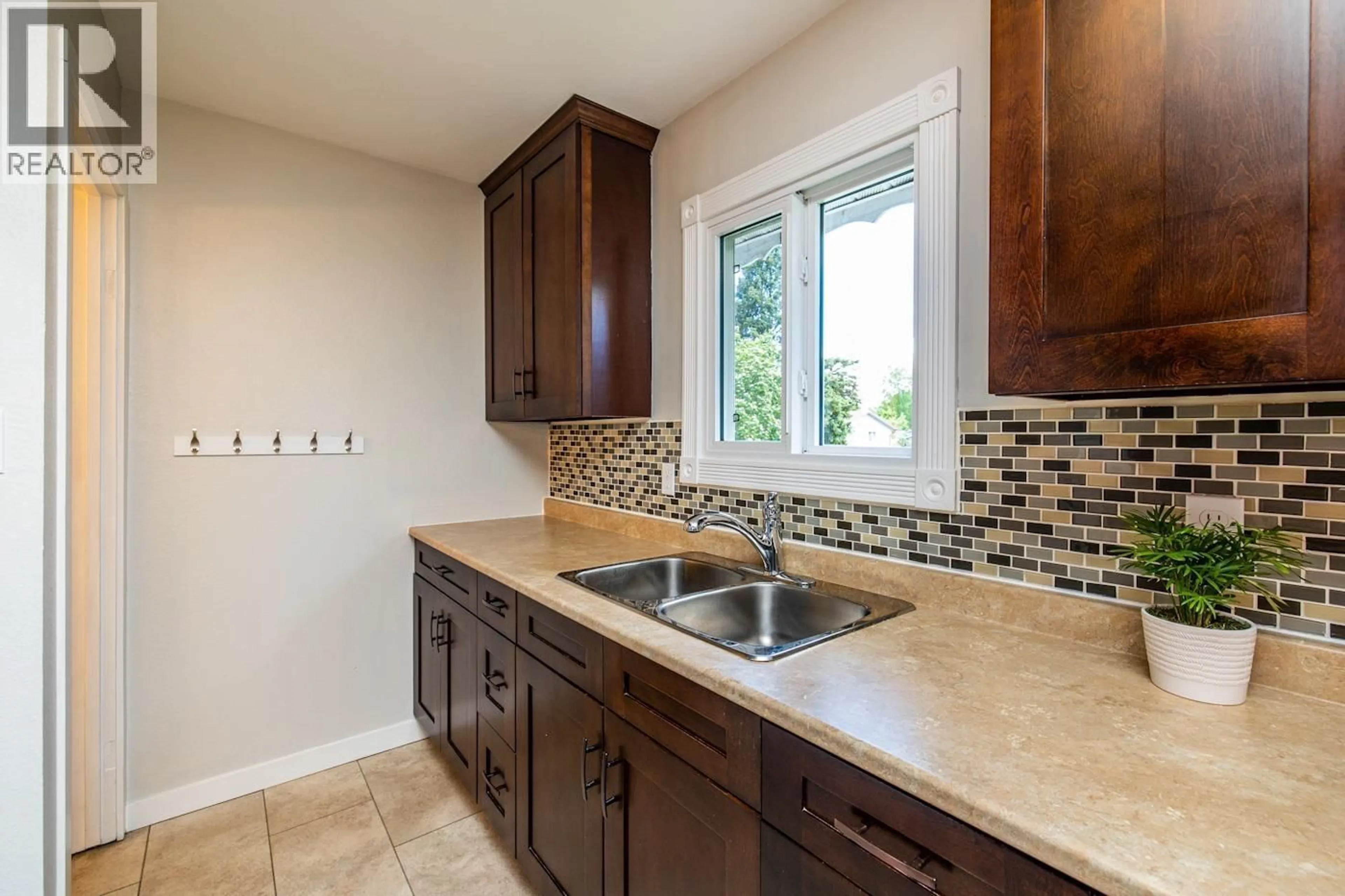 Standard kitchen, ceramic/tile floor for 7889 QUEENS CRESCENT, Prince George British Columbia V2N3H5