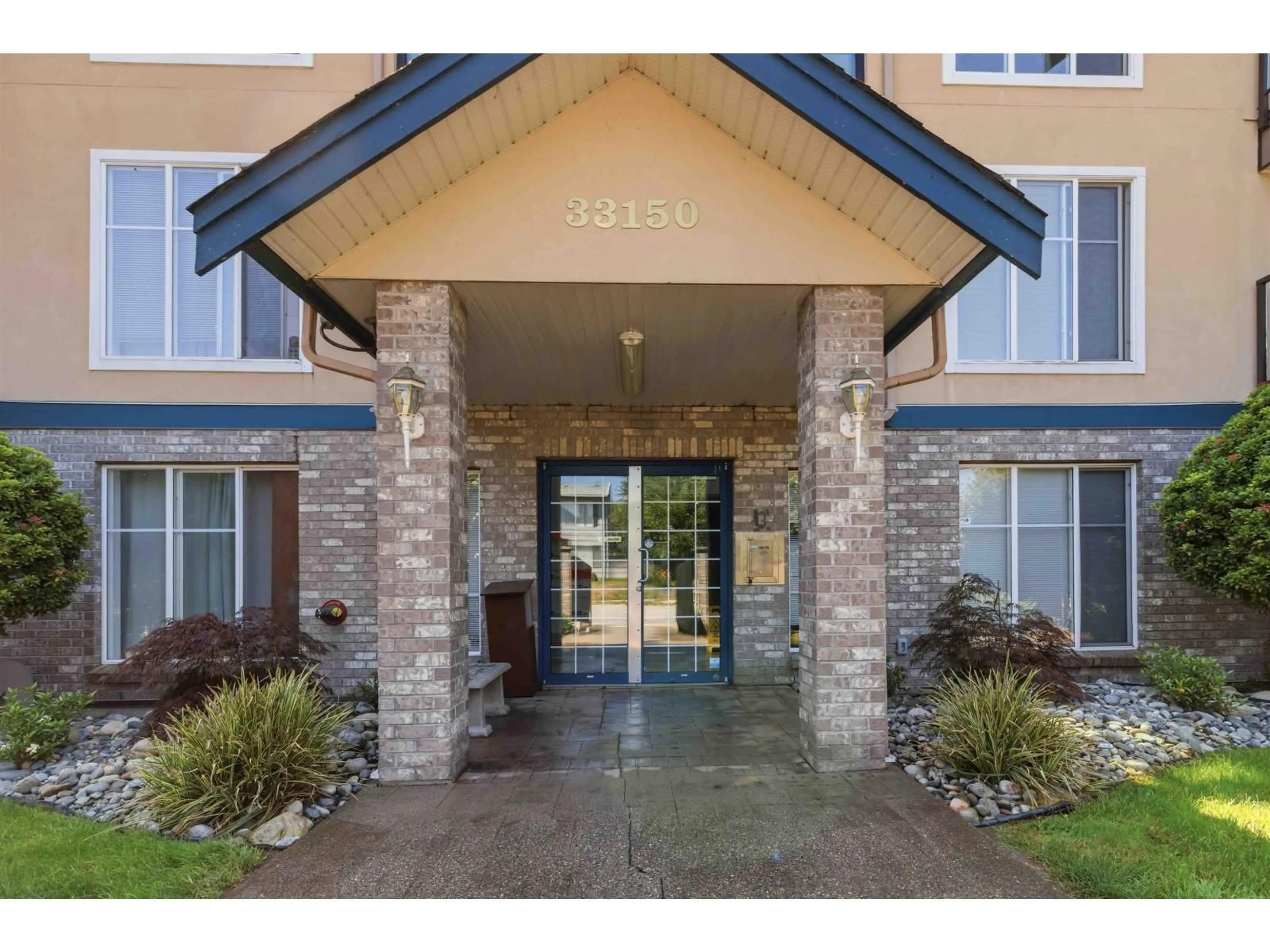 Indoor entryway for 316 - 33150 4TH AVENUE, Mission British Columbia V2V7A3
