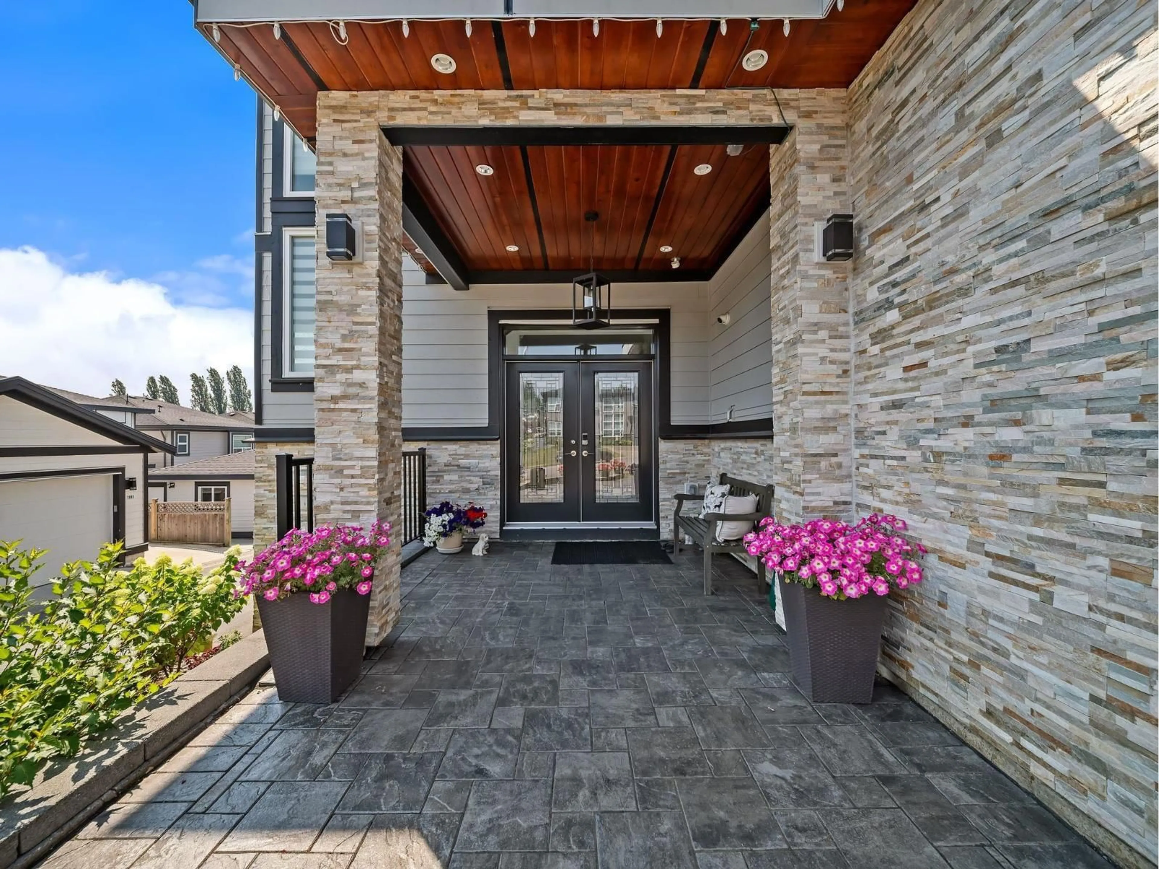 Indoor entryway for 20574 71 AVENUE, Langley British Columbia V2Y3J9