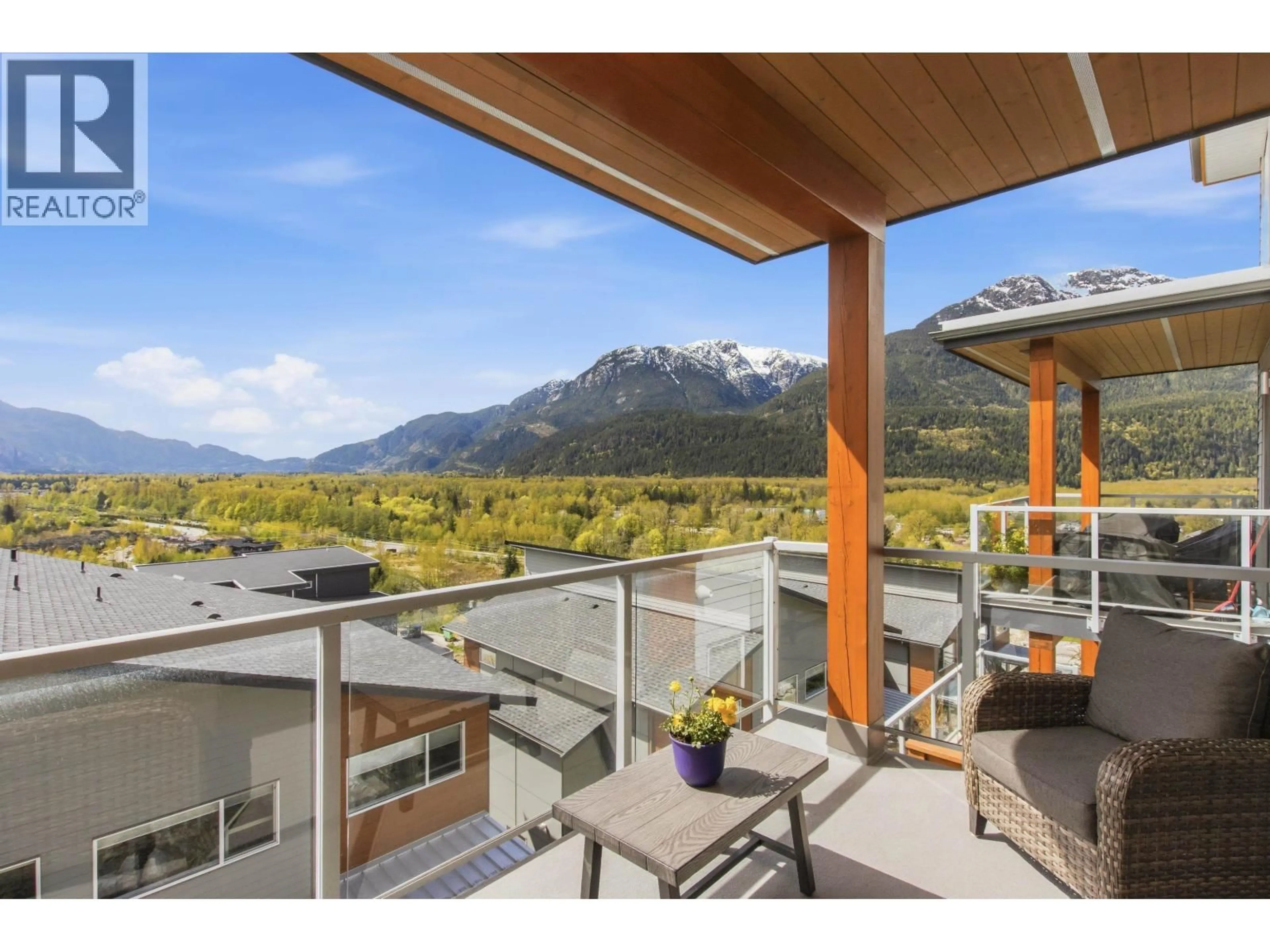 Patio, mountain view for 5 - 41365 SKYRIDGE PLACE, Squamish British Columbia V8B0Y6