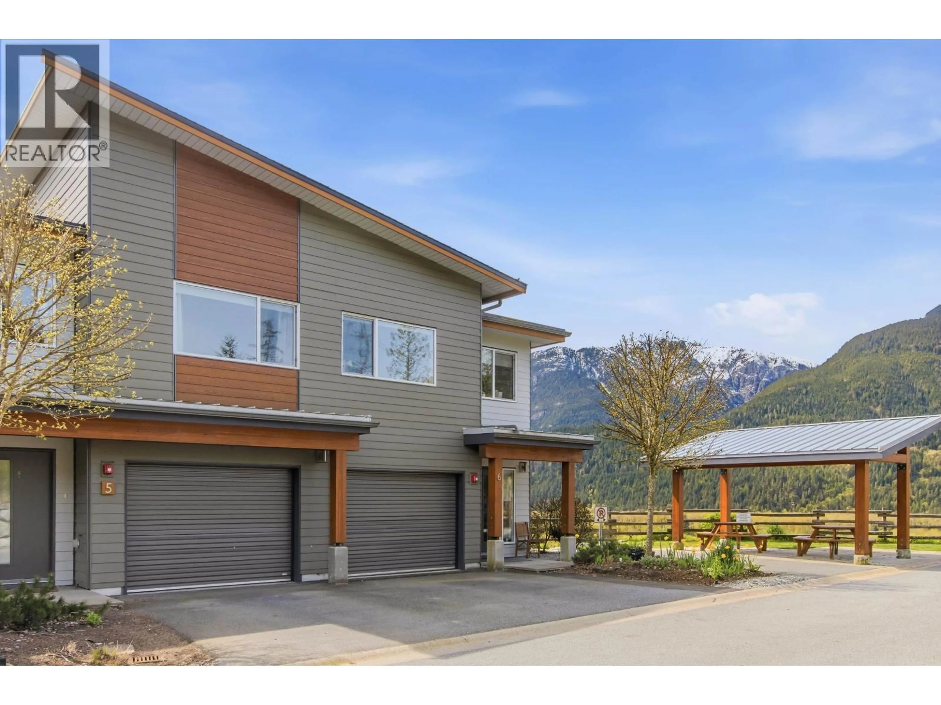 Home with brick exterior material, mountain view for 5 - 41365 SKYRIDGE PLACE, Squamish British Columbia V8B0Y6