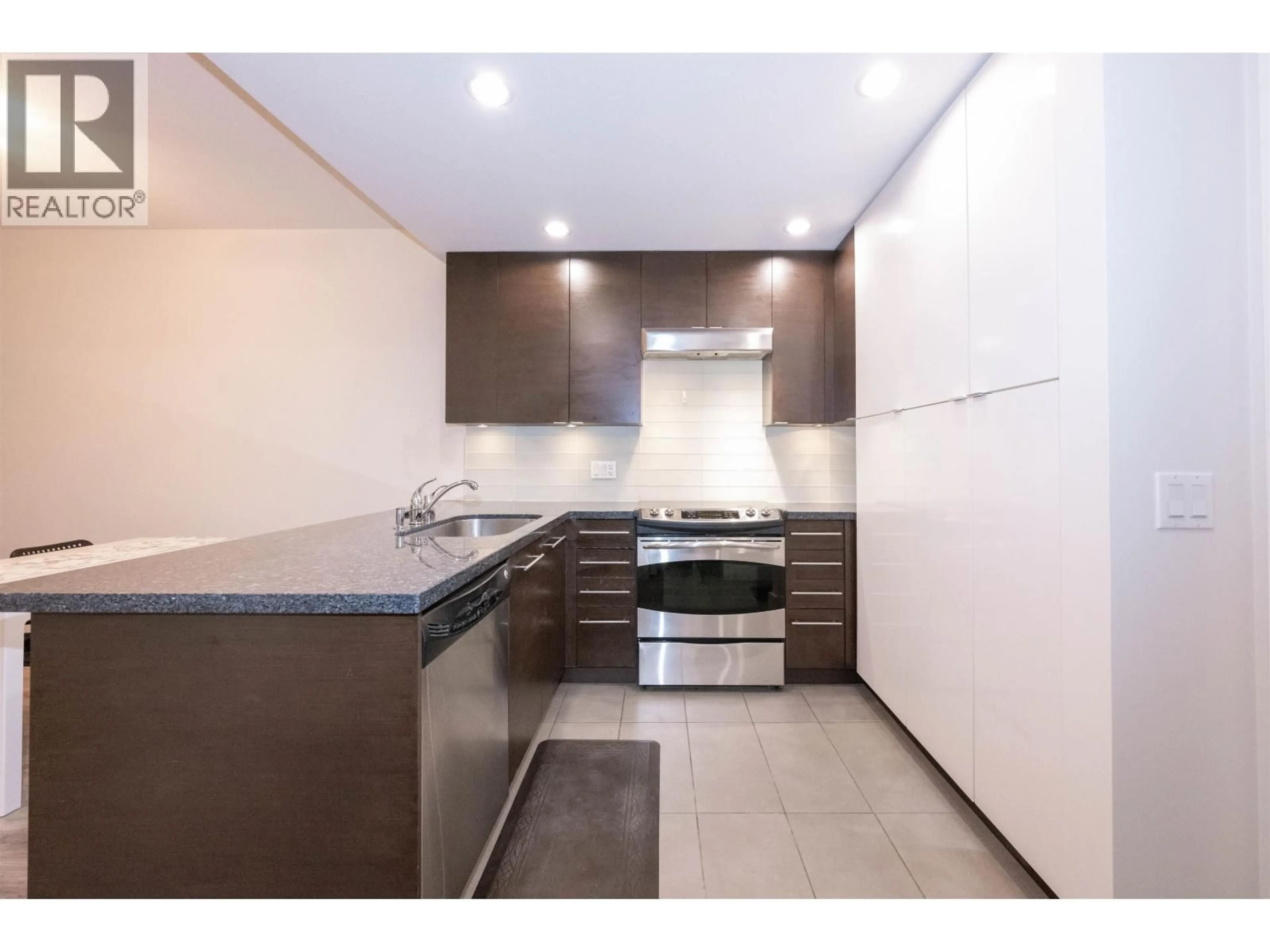 Standard kitchen, unknown for 107 - 5928 BIRNEY AVENUE, Vancouver British Columbia V6S0B5