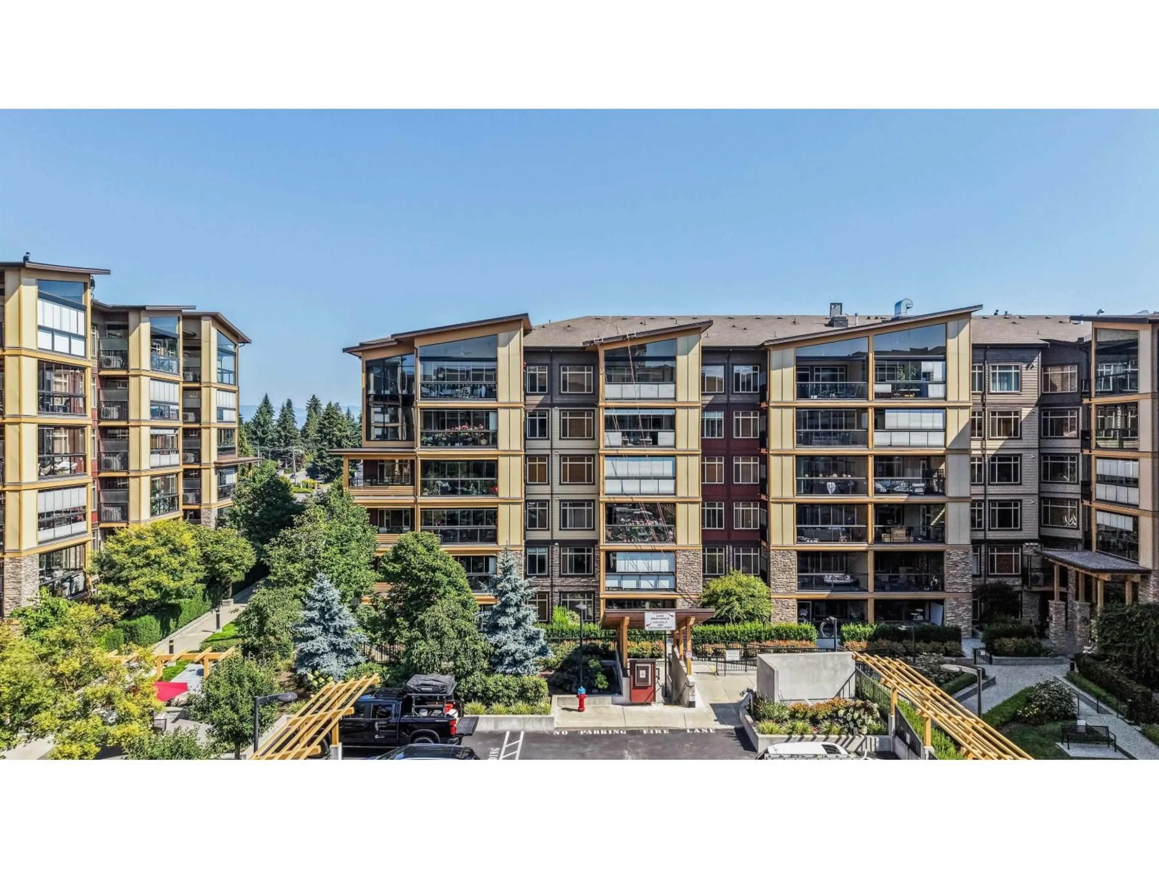 A pic from outside/outdoor area/front of a property/back of a property/a pic from drone, city buildings view from balcony for 104 - 32445 SIMON AVENUE, Abbotsford British Columbia V2T3R7