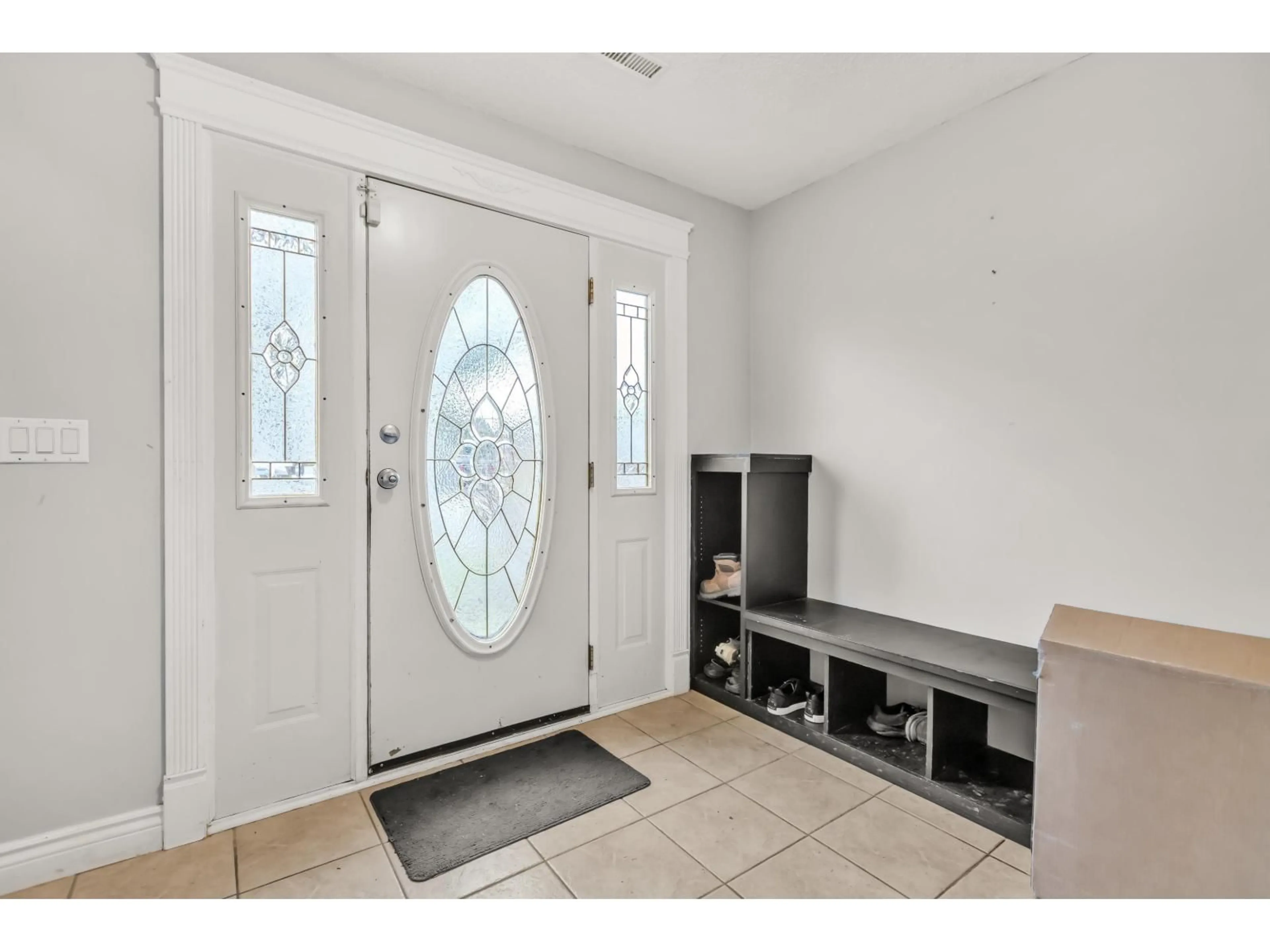Indoor entryway for 46521 ELLIOTT AVENUE, Chilliwack British Columbia V2P6L1