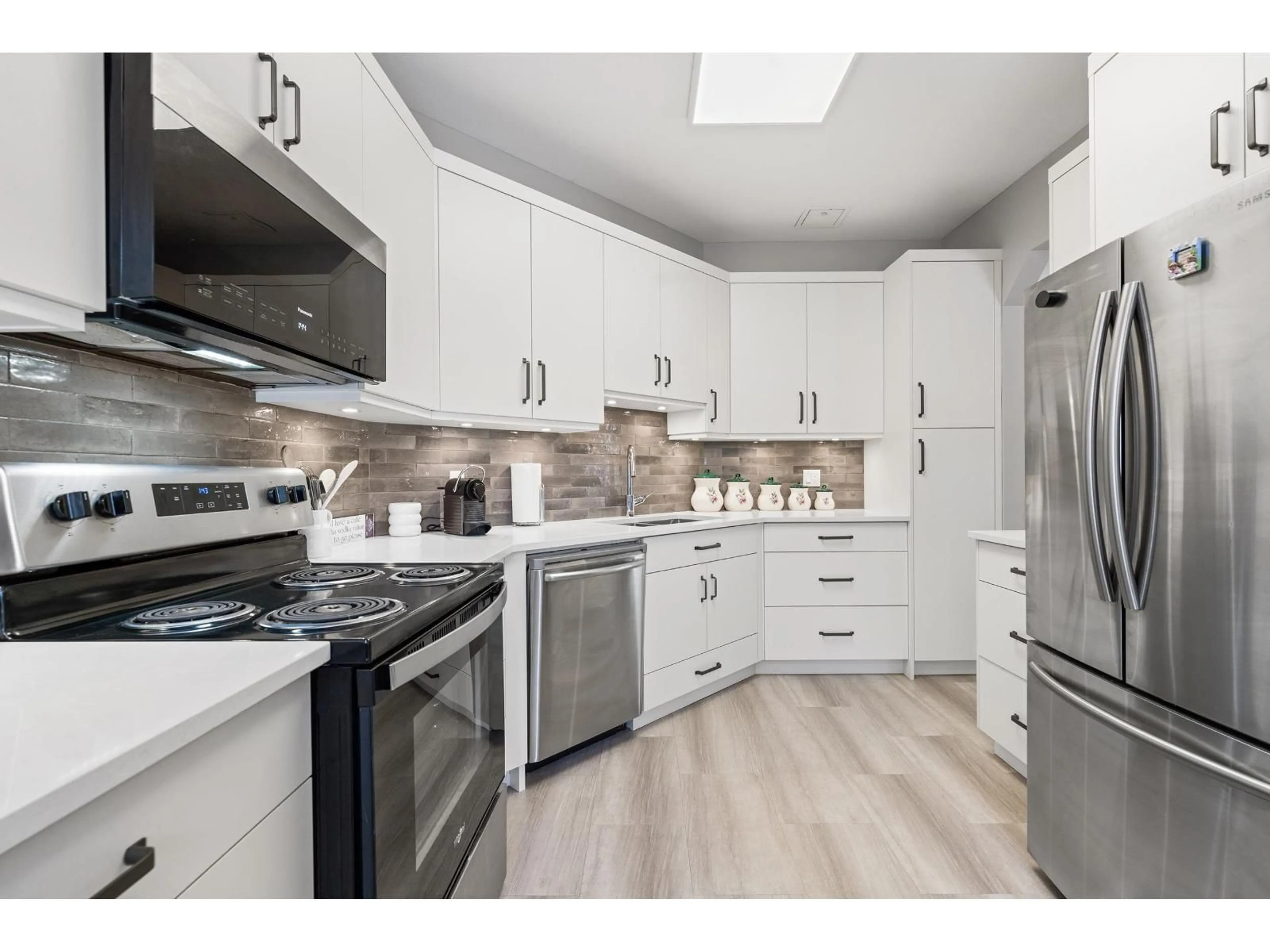 Open concept kitchen, unknown for 35 - 16325 82 AVENUE, Surrey British Columbia V4N0P5