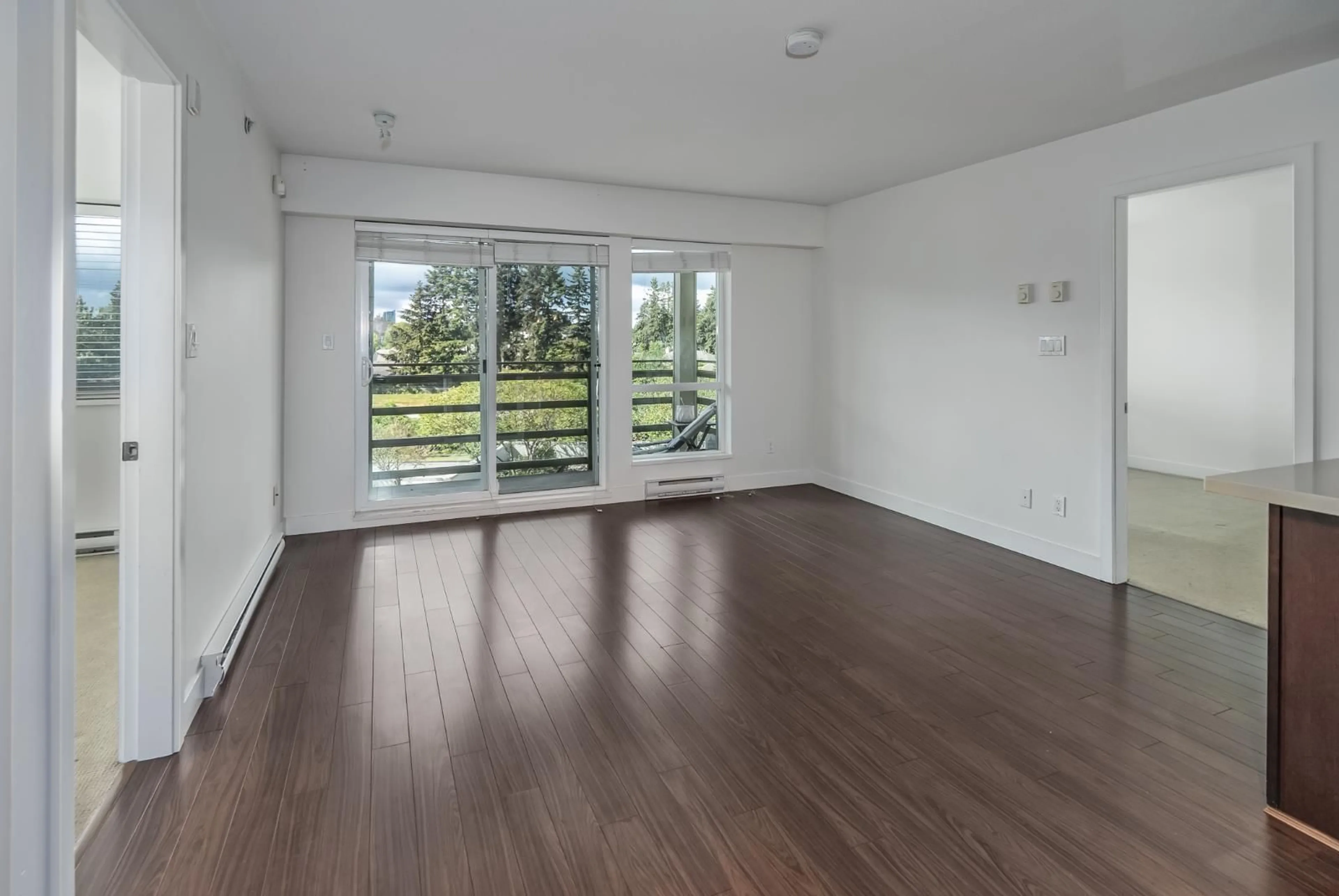A pic of a room for 406 - 15735 CROYDON DRIVE, Surrey British Columbia V3Z2L5