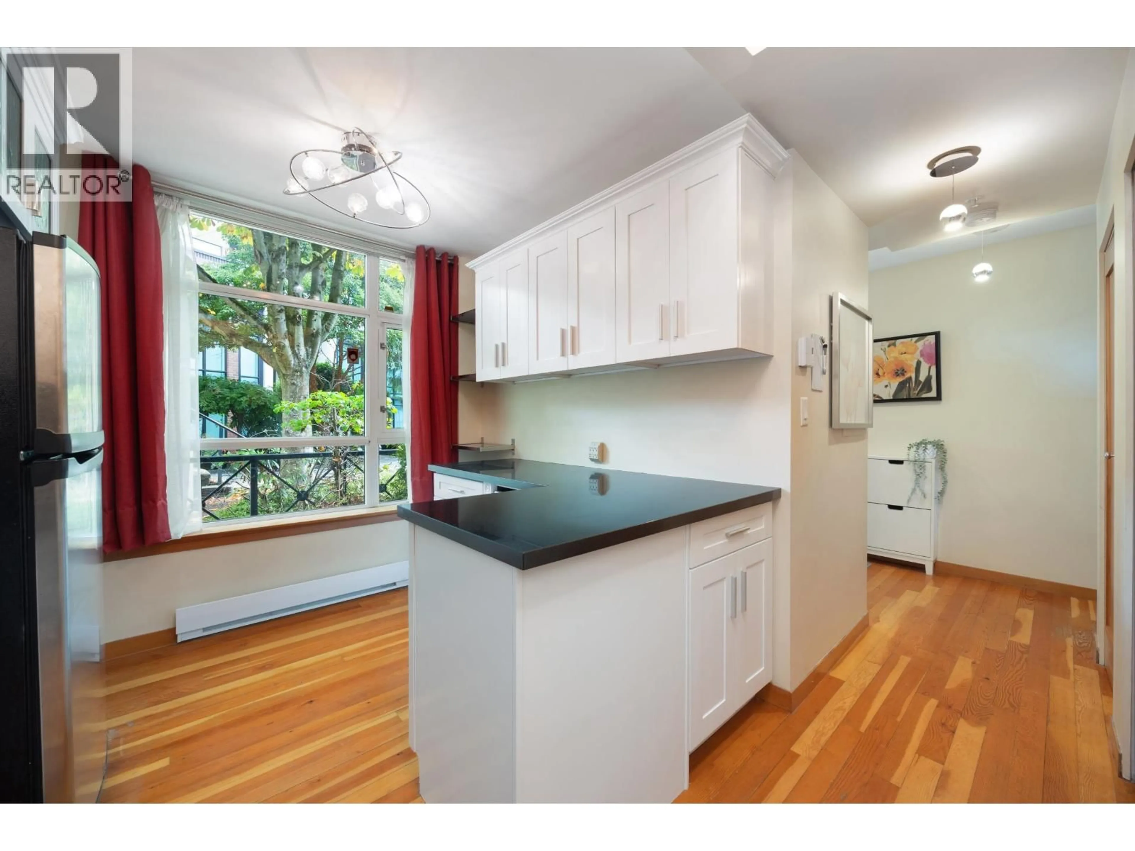 Standard kitchen, wood/laminate floor for 114 - 8 RENAISSANCE SQUARE, New Westminster British Columbia V3M7A9