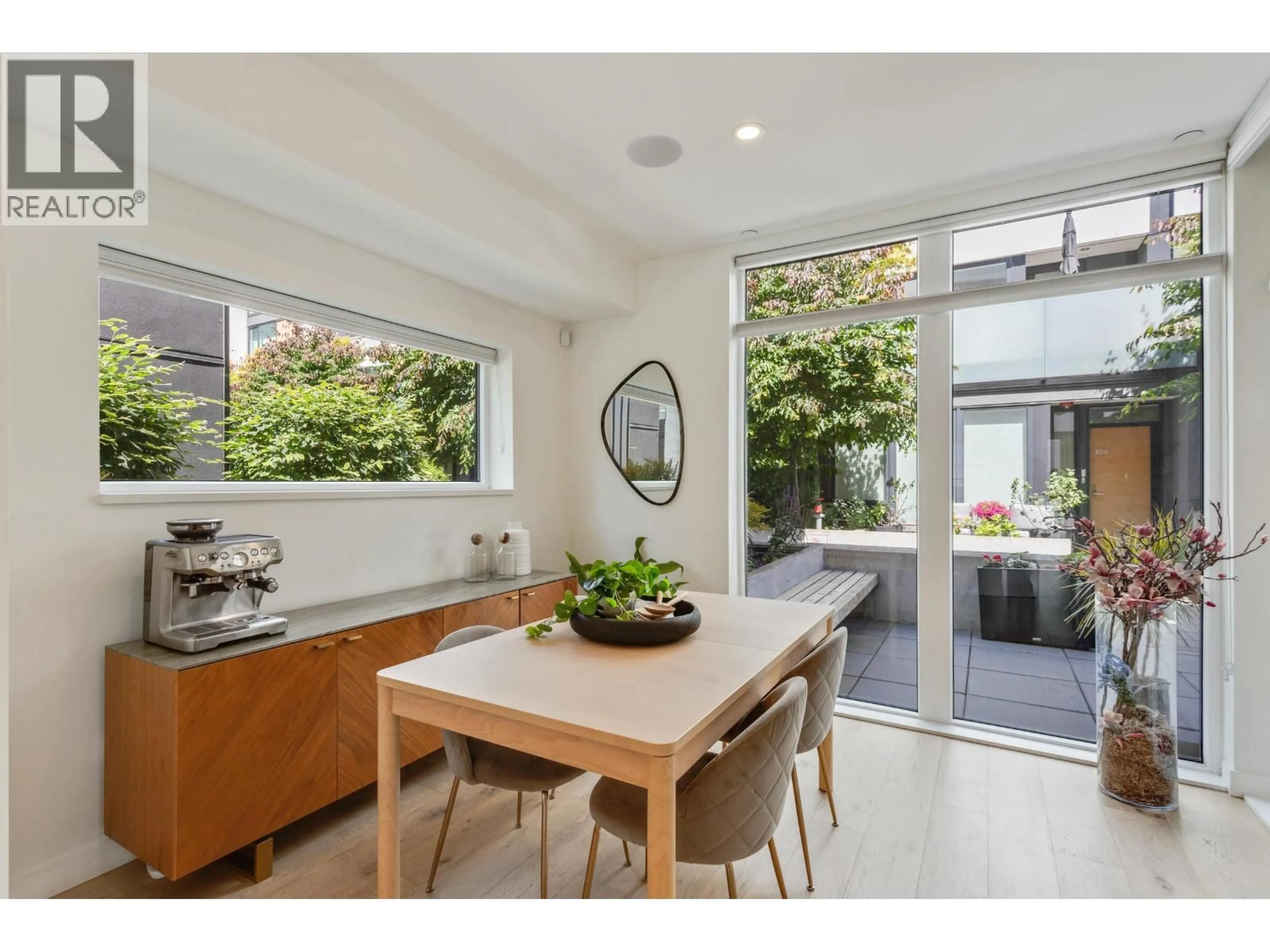 Unknown for 125 - 649 3RD STREET, North Vancouver British Columbia V7L1G6