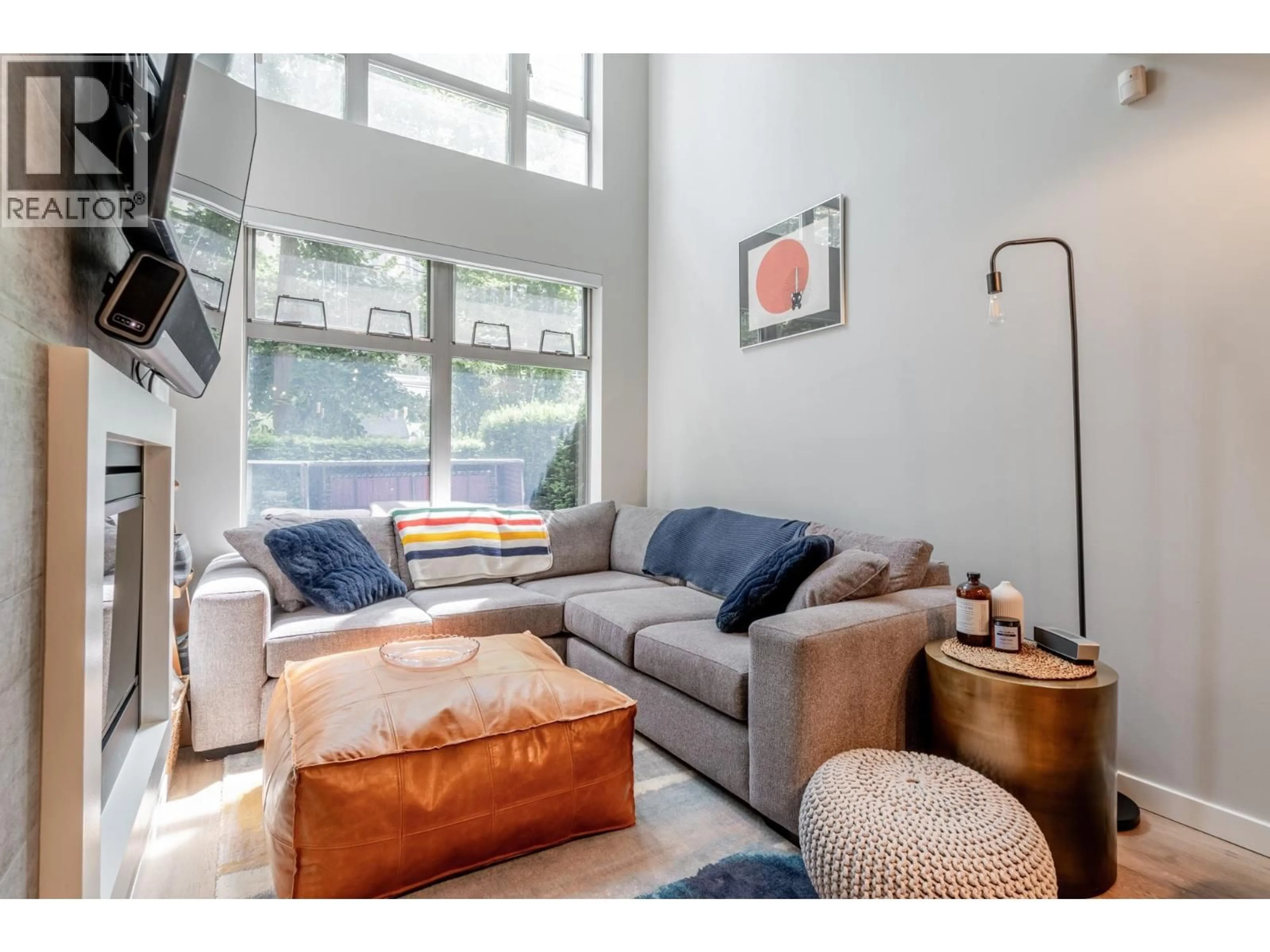 Living room with furniture, unknown for 1227 RICHARDS STREET, Vancouver British Columbia V6B3G3
