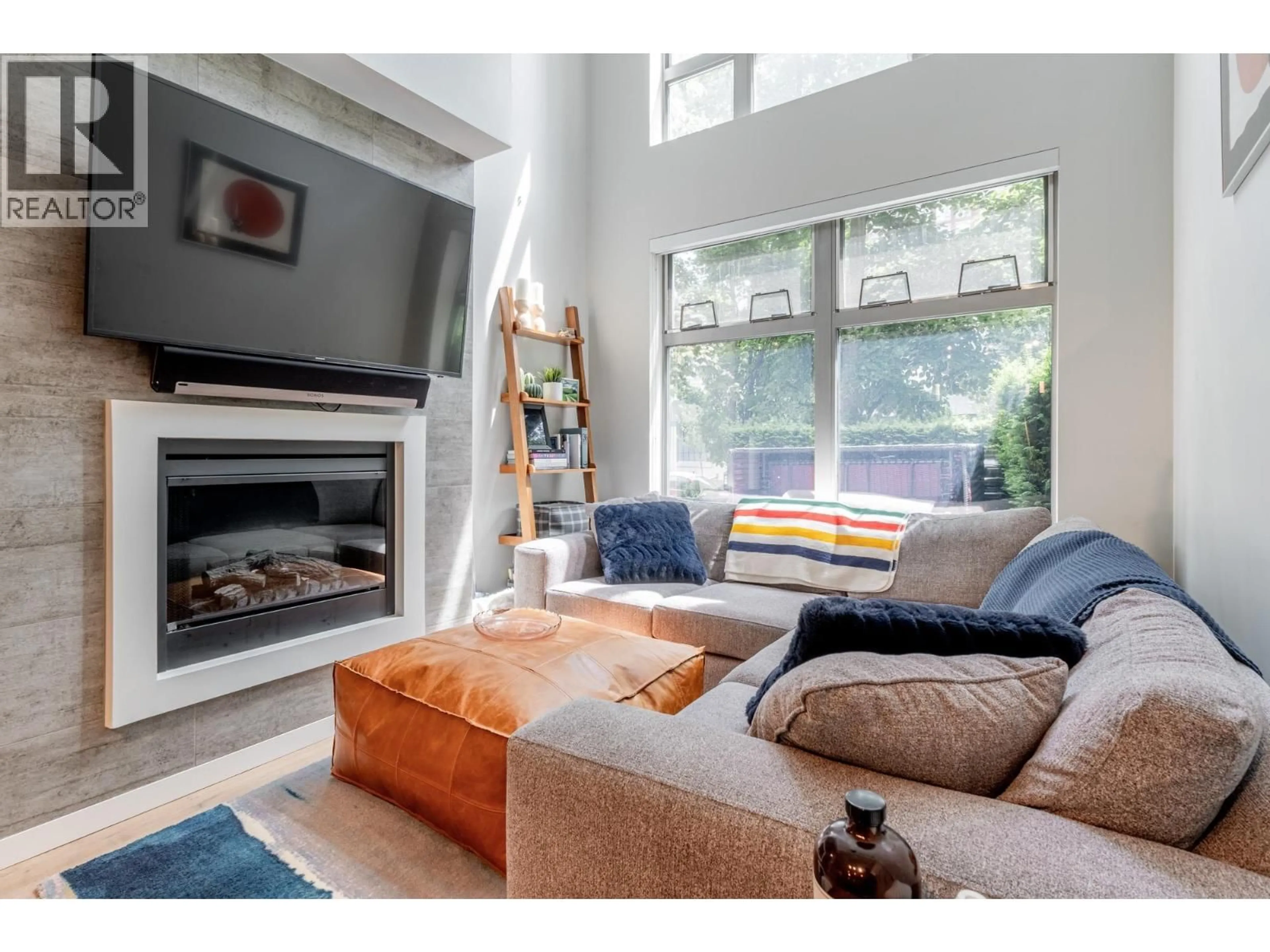 Living room with furniture, unknown for 1227 RICHARDS STREET, Vancouver British Columbia V6B3G3