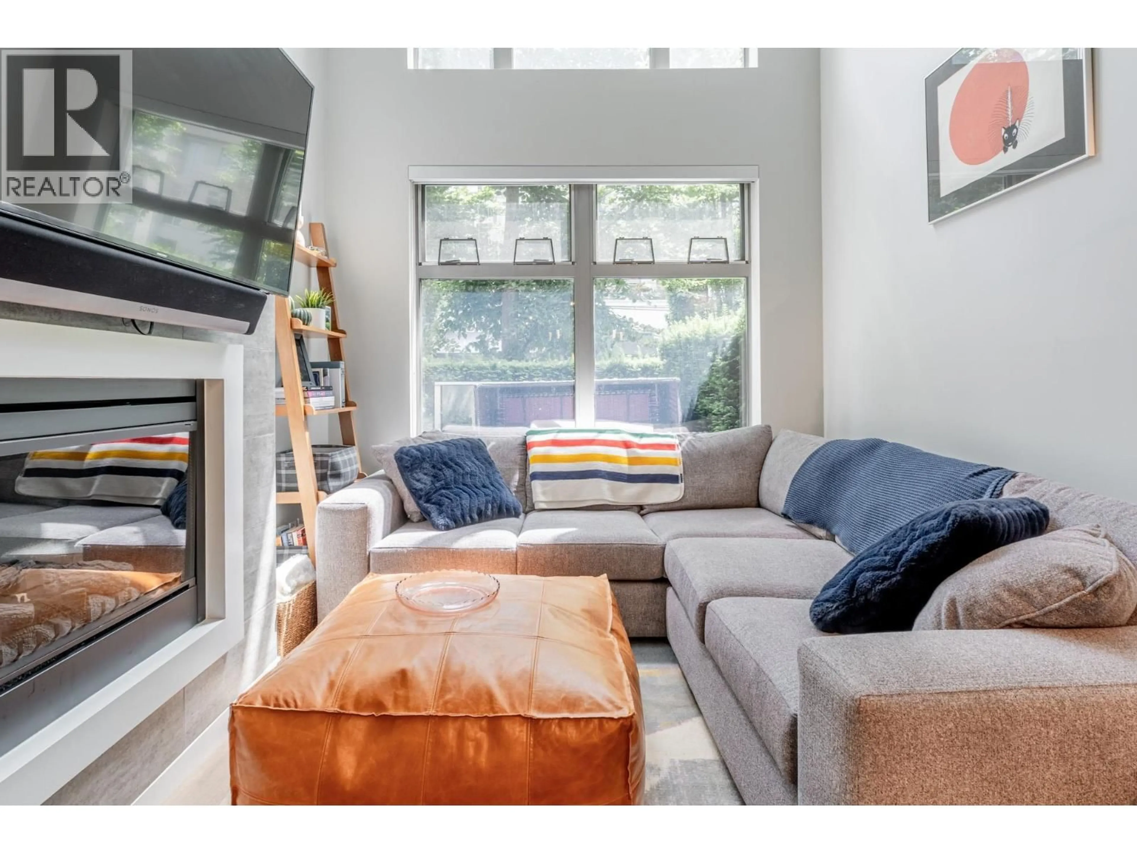 Living room with furniture, unknown for 1227 RICHARDS STREET, Vancouver British Columbia V6B3G3