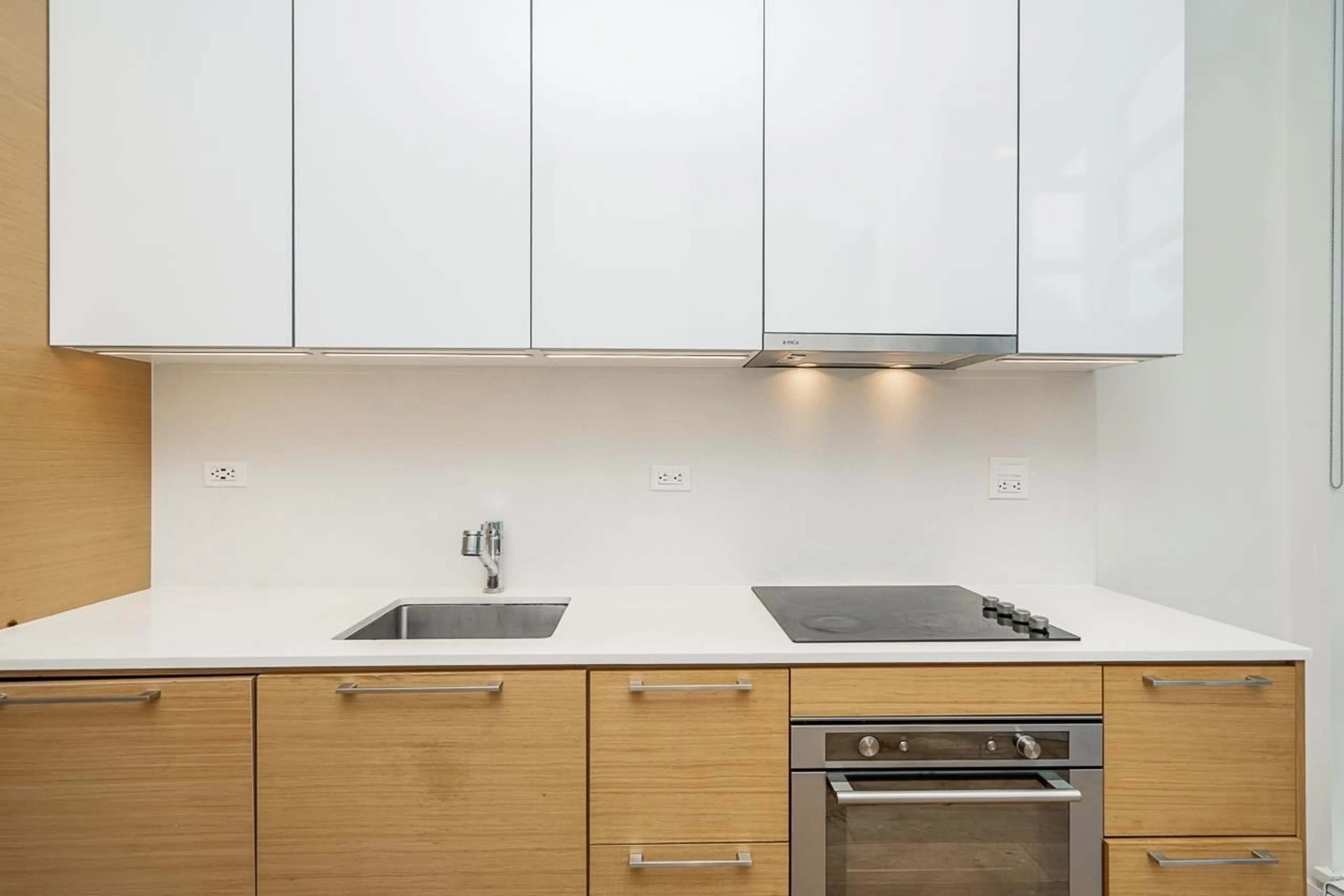 Standard kitchen, unknown for TH103 - 13438 CENTRAL AVENUE, Surrey British Columbia V3T0N2