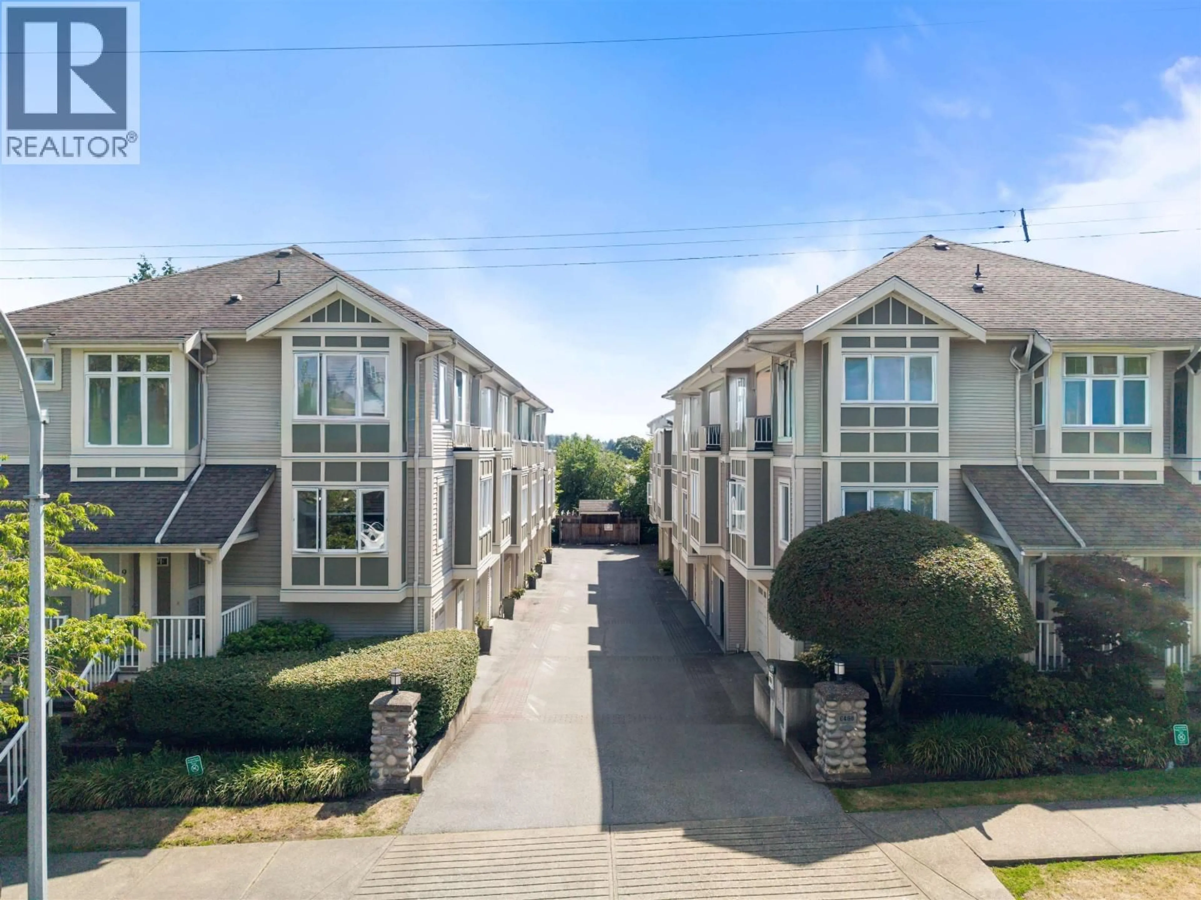 A pic from outside/outdoor area/front of a property/back of a property/a pic from drone, street for 7 - 6498 ELGIN AVENUE, Burnaby British Columbia V5H3S6